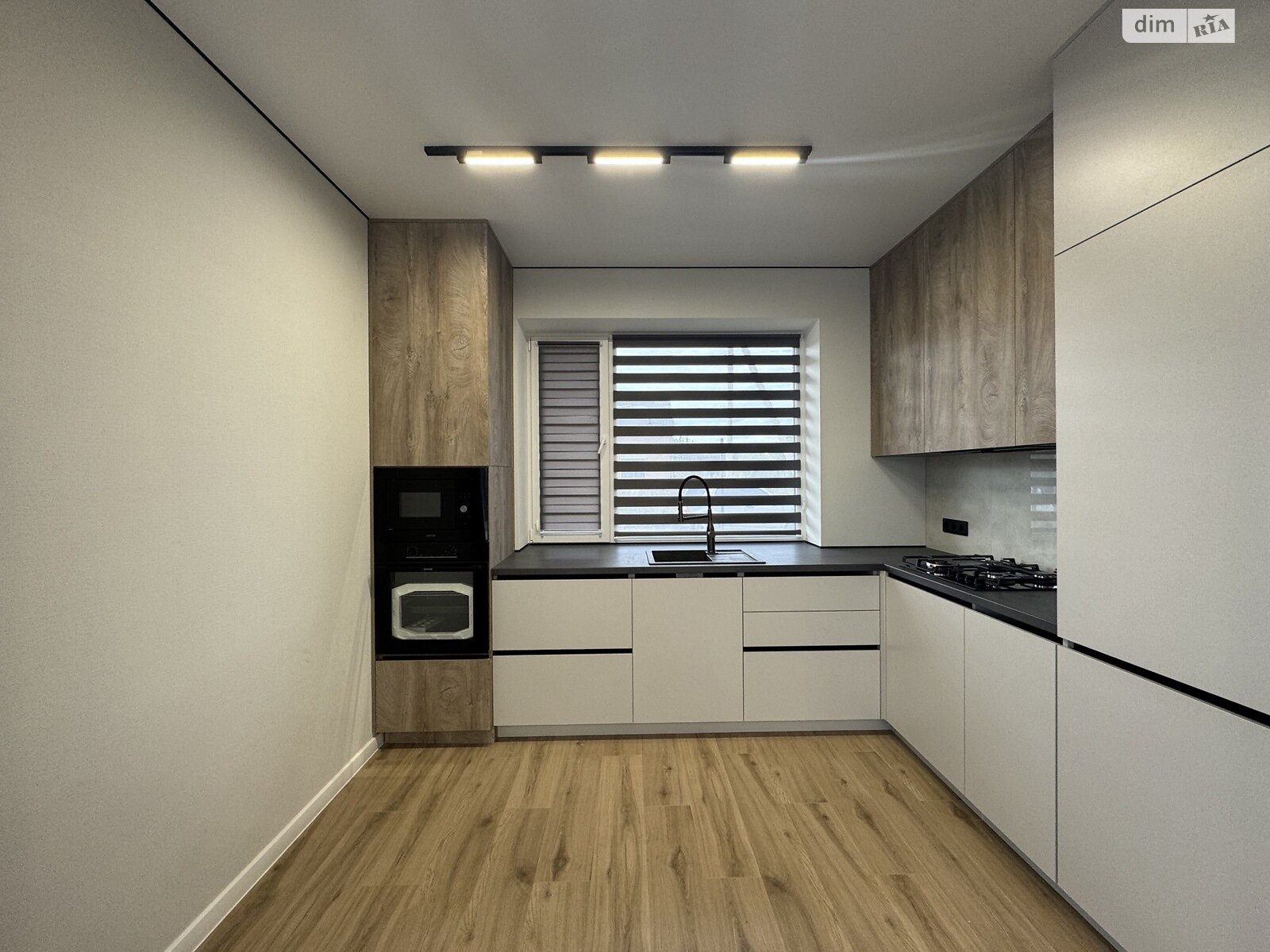 одноэтажный дом с верандой, 105 кв. м, кирпич. Продажа в Зарванцах фото 1 одноэтажный дом с верандой, 105 кв. м, кирпич. Продажа в Зарванцах фото 1