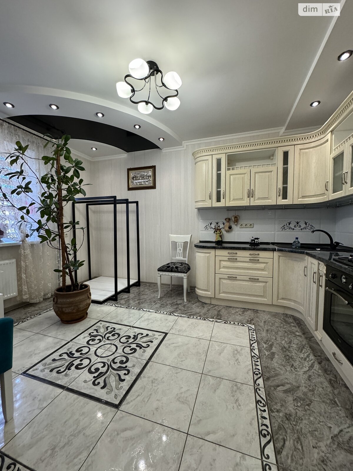 двухэтажный дом беседка, 250 кв. м, кирпич. Продажа в Зарванцах фото 1 двухэтажный дом беседка, 250 кв. м, кирпич. Продажа в Зарванцах фото 1