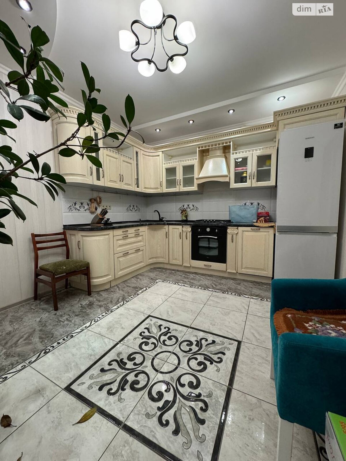 двухэтажный дом беседка, 250 кв. м, кирпич. Продажа в Зарванцах фото 1 двухэтажный дом беседка, 250 кв. м, кирпич. Продажа в Зарванцах фото 1