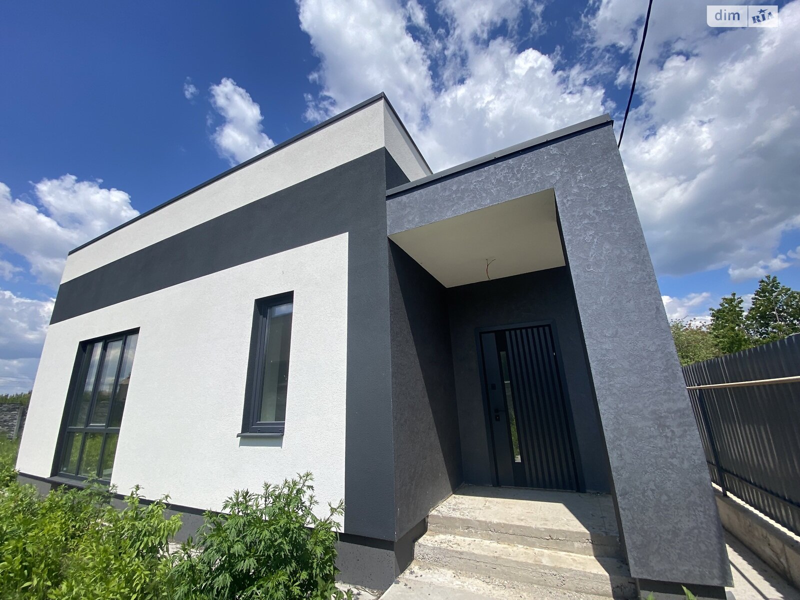 одноэтажный дом, 110 кв. м, кирпич. Продажа в Зарванцах фото 1 одноэтажный дом, 110 кв. м, кирпич. Продажа в Зарванцах фото 1