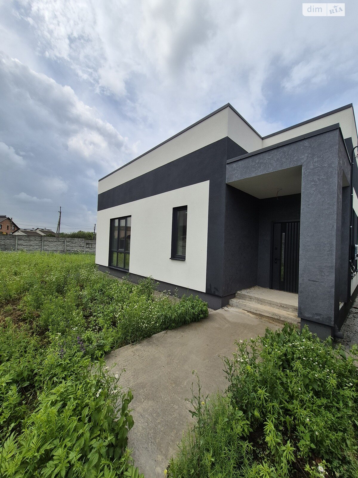 одноэтажный дом, 110 кв. м, кирпич. Продажа в Зарванцах фото 1 одноэтажный дом, 110 кв. м, кирпич. Продажа в Зарванцах фото 1