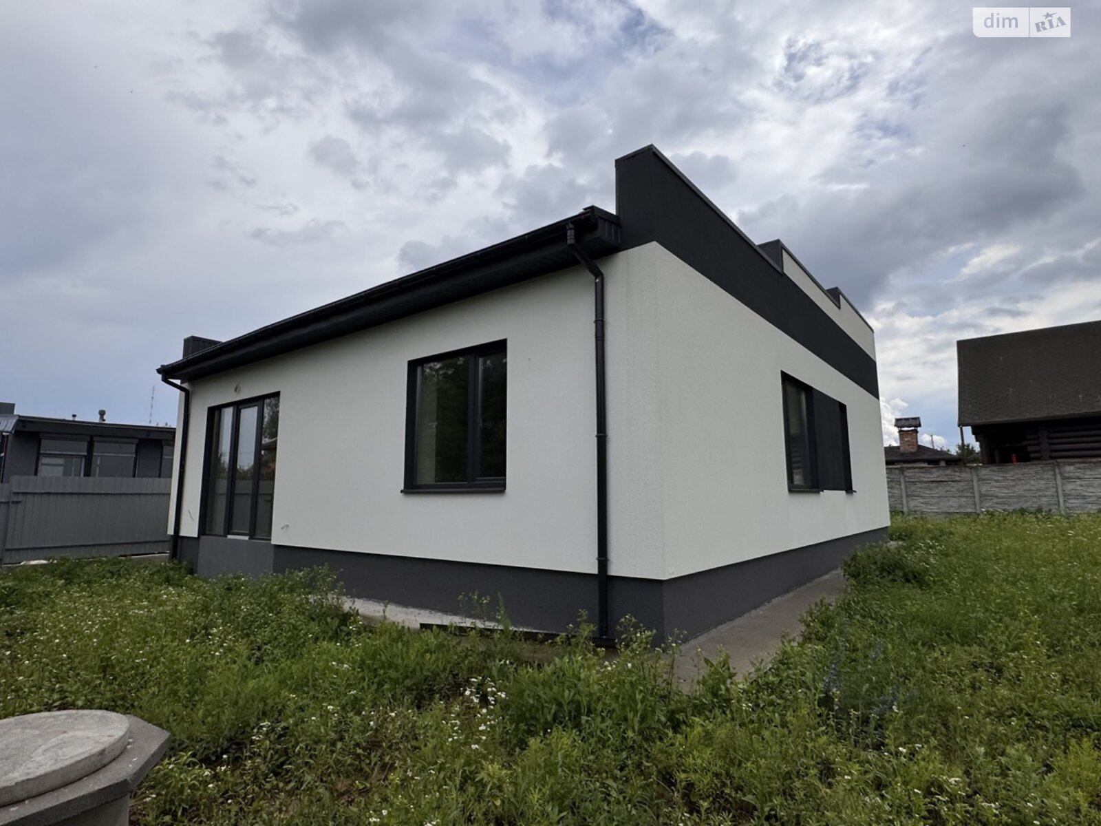 одноэтажный дом, 110 кв. м, кирпич. Продажа в Зарванцах фото 1 одноэтажный дом, 110 кв. м, кирпич. Продажа в Зарванцах фото 1