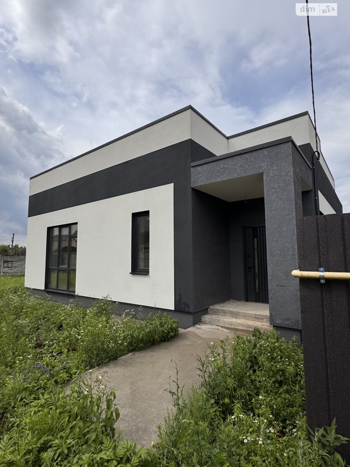 одноэтажный дом, 110 кв. м, кирпич. Продажа в Зарванцах фото 1 одноэтажный дом, 110 кв. м, кирпич. Продажа в Зарванцах фото 1