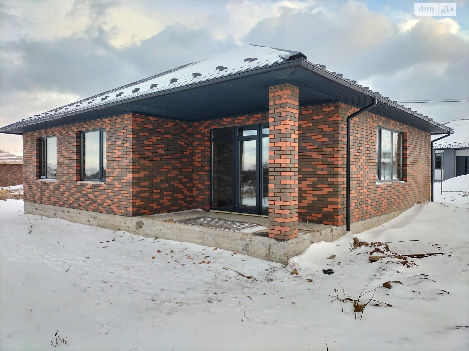 одноэтажный дом, 96 кв. м, кирпич. Продажа в Зарванцах фото 1 одноэтажный дом, 96 кв. м, кирпич. Продажа в Зарванцах фото 1