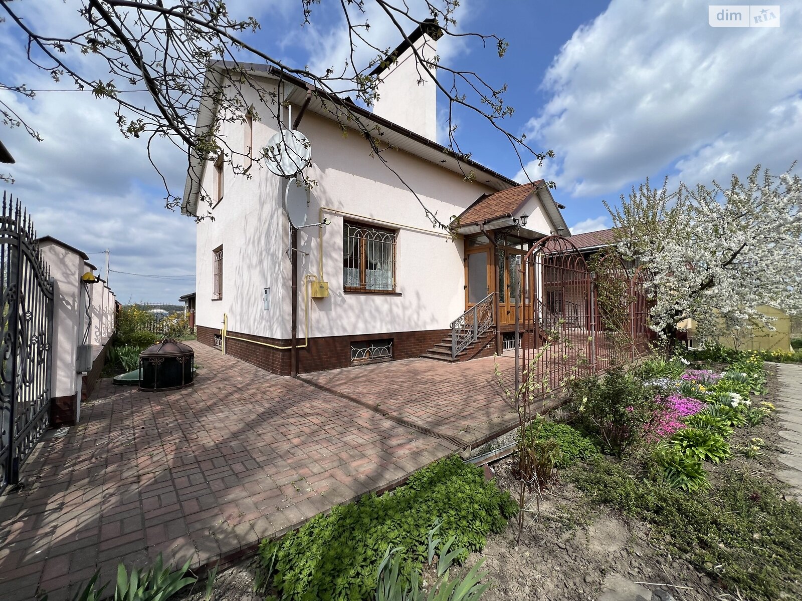 двухэтажный дом с верандой, 236 кв. м, кирпич. Продажа в Зарванцах фото 1 двухэтажный дом с верандой, 236 кв. м, кирпич. Продажа в Зарванцах фото 1