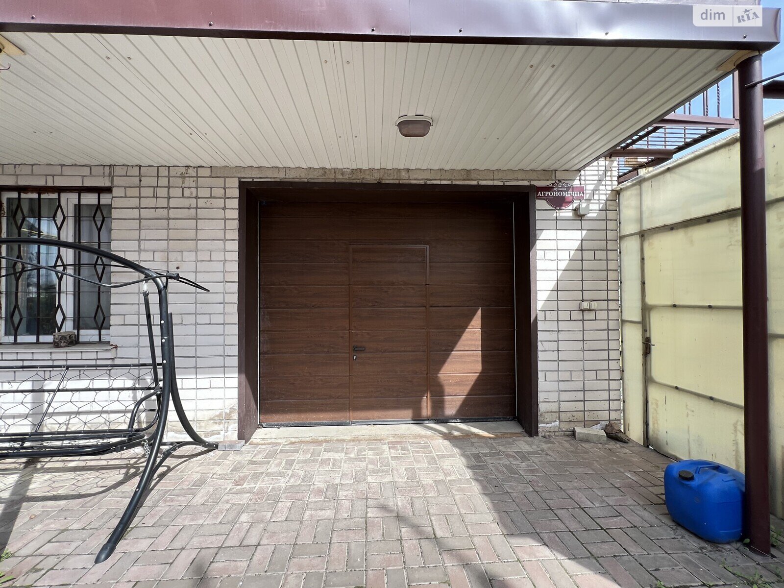 двухэтажный дом с верандой, 236 кв. м, кирпич. Продажа в Зарванцах фото 1 двухэтажный дом с верандой, 236 кв. м, кирпич. Продажа в Зарванцах фото 1