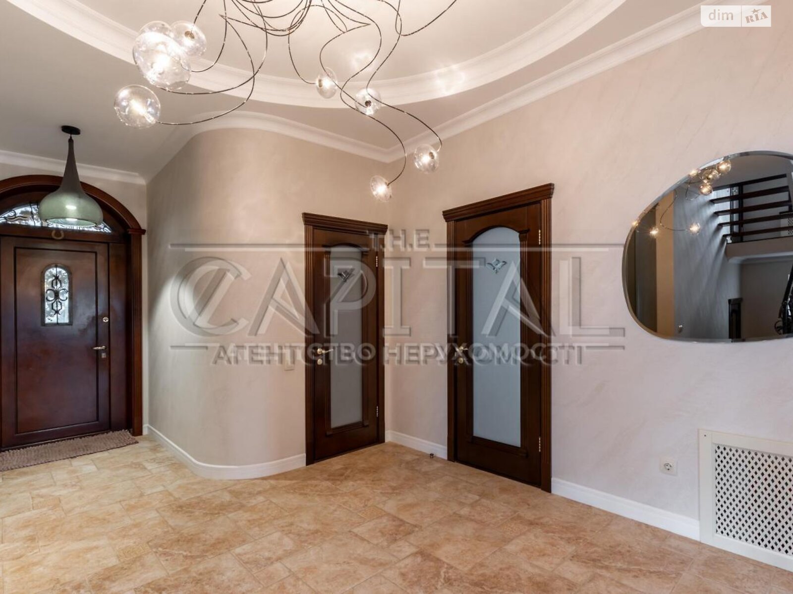 трехэтажный дом с отоплением, 564.3 кв. м, кирпич. Продажа в Зазимье фото 1