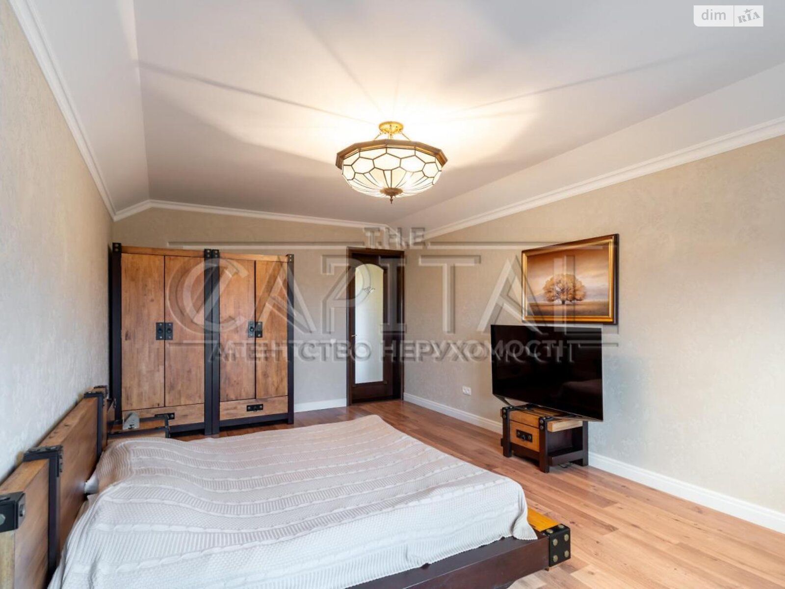 трехэтажный дом с отоплением, 564.3 кв. м, кирпич. Продажа в Зазимье фото 1