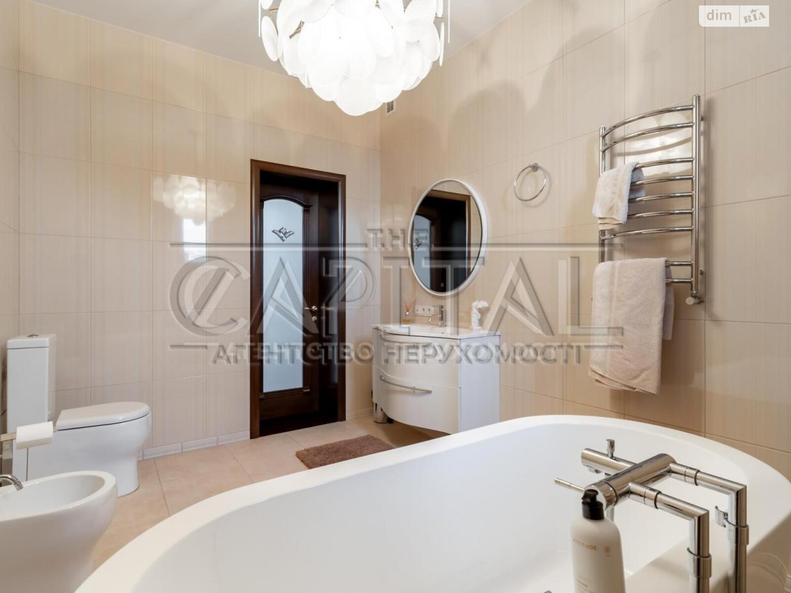 трехэтажный дом с отоплением, 564.3 кв. м, кирпич. Продажа в Зазимье фото 1