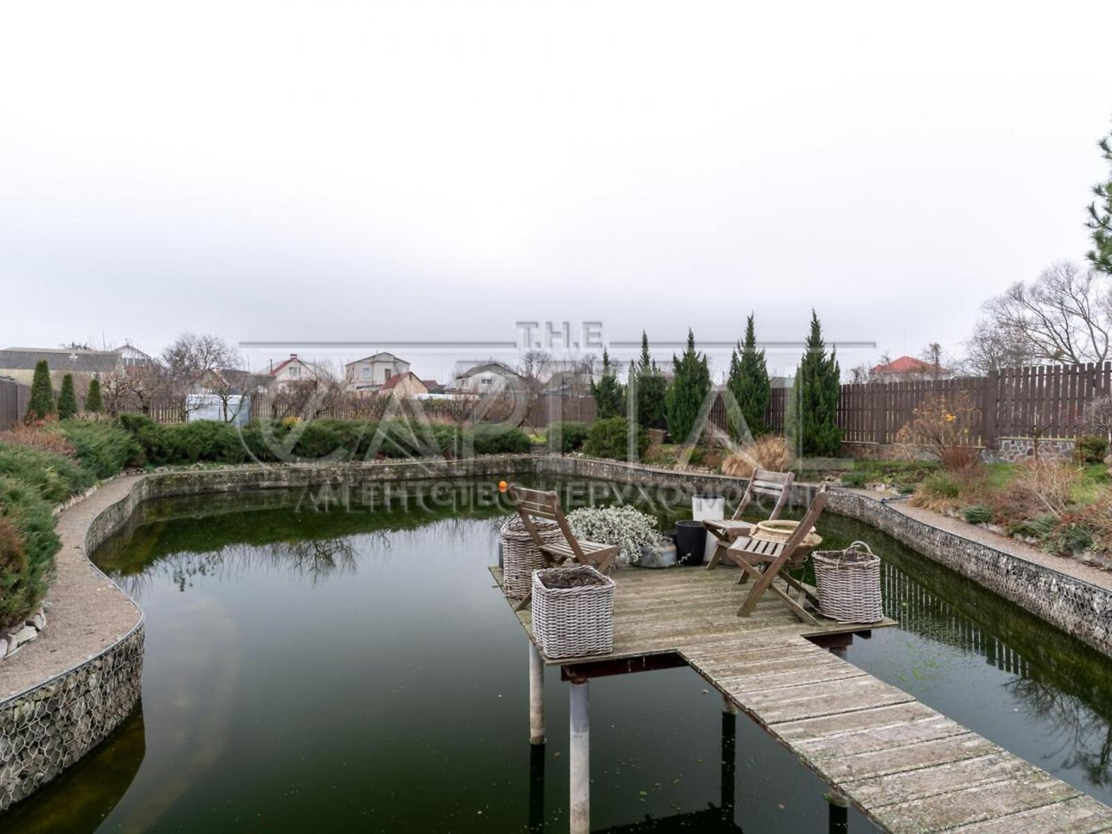 трехэтажный дом с отоплением, 564.3 кв. м, кирпич. Продажа в Зазимье фото 1