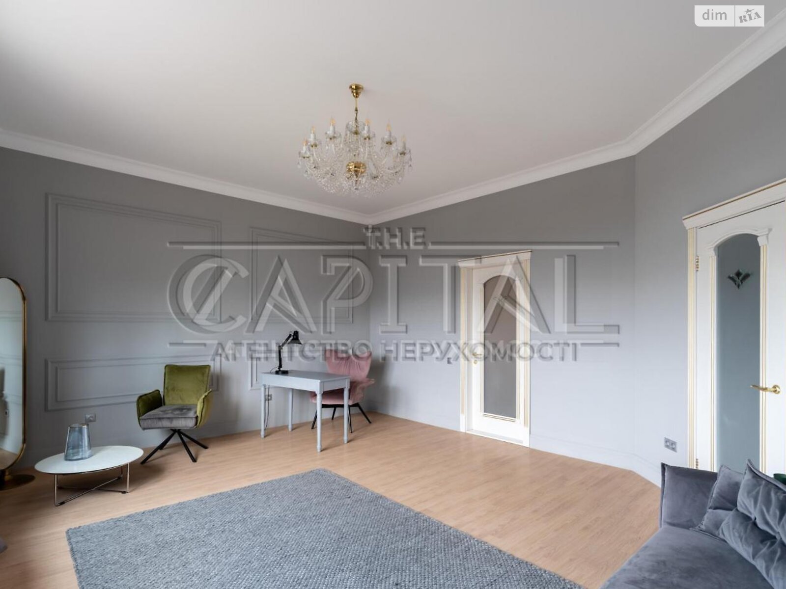 трехэтажный дом с отоплением, 564.3 кв. м, кирпич. Продажа в Зазимье фото 1