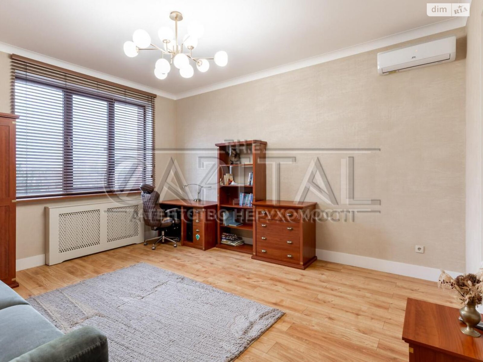 трехэтажный дом с отоплением, 564.3 кв. м, кирпич. Продажа в Зазимье фото 1