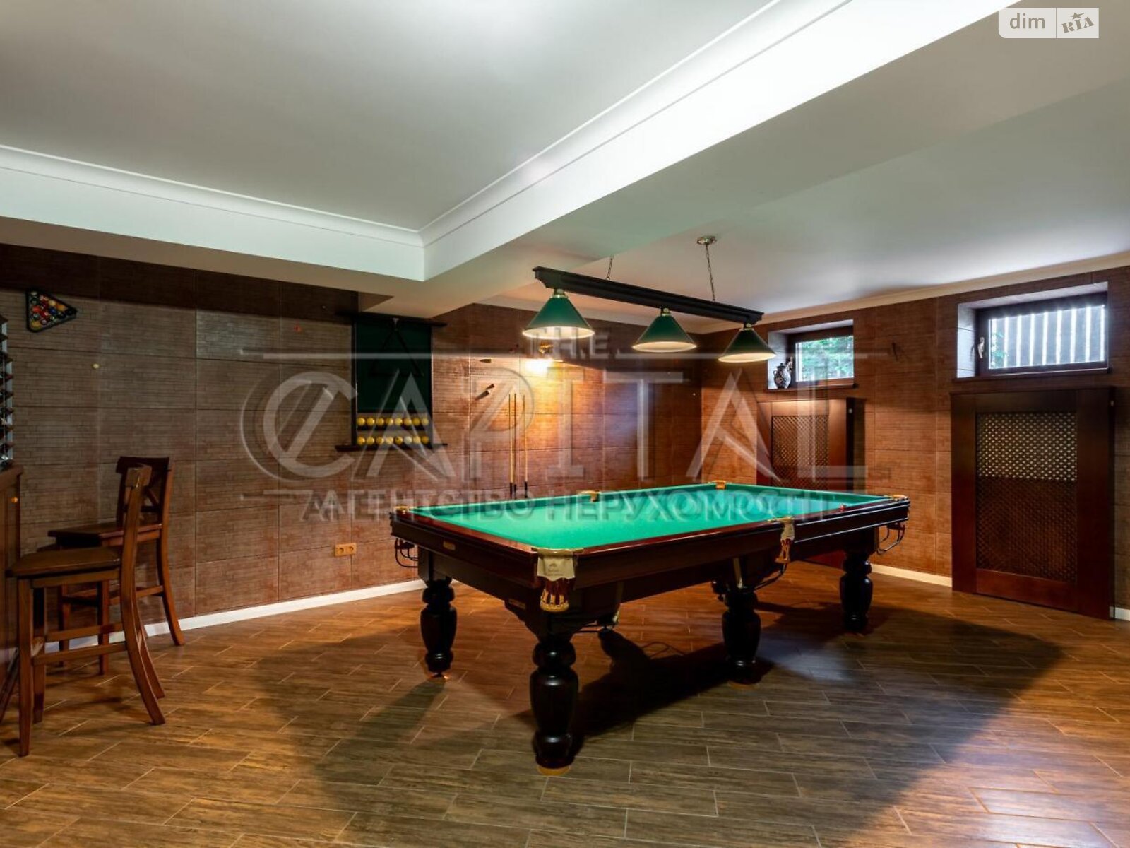 трехэтажный дом с отоплением, 564.3 кв. м, кирпич. Продажа в Зазимье фото 1