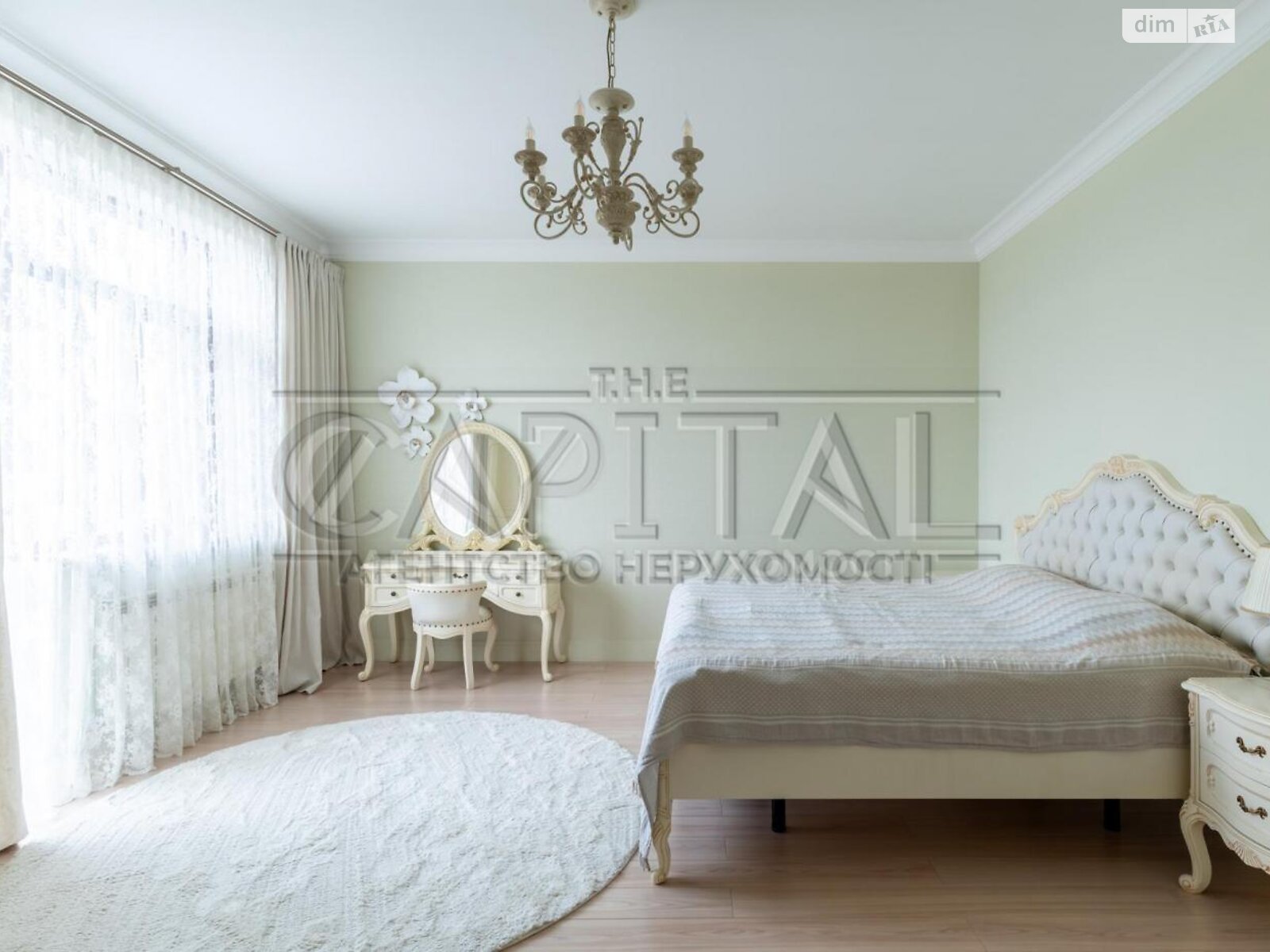 трехэтажный дом с отоплением, 564.3 кв. м, кирпич. Продажа в Зазимье фото 1