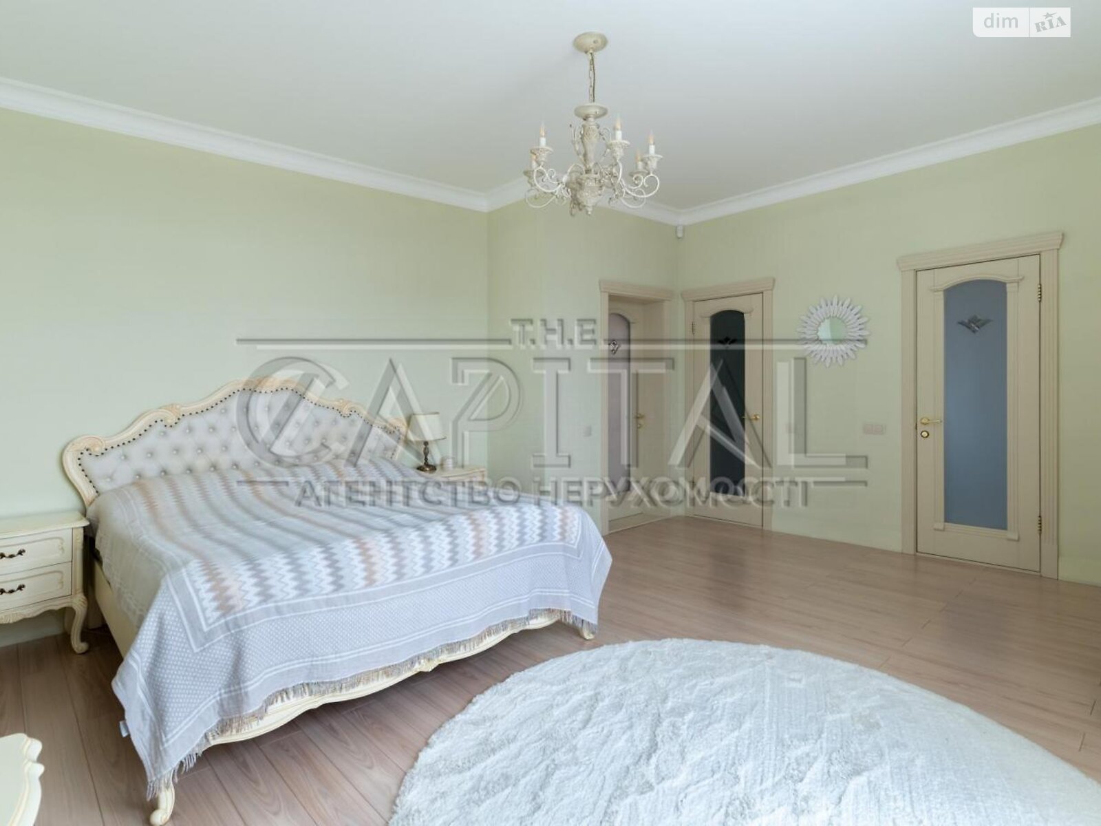 трехэтажный дом с отоплением, 564.3 кв. м, кирпич. Продажа в Зазимье фото 1