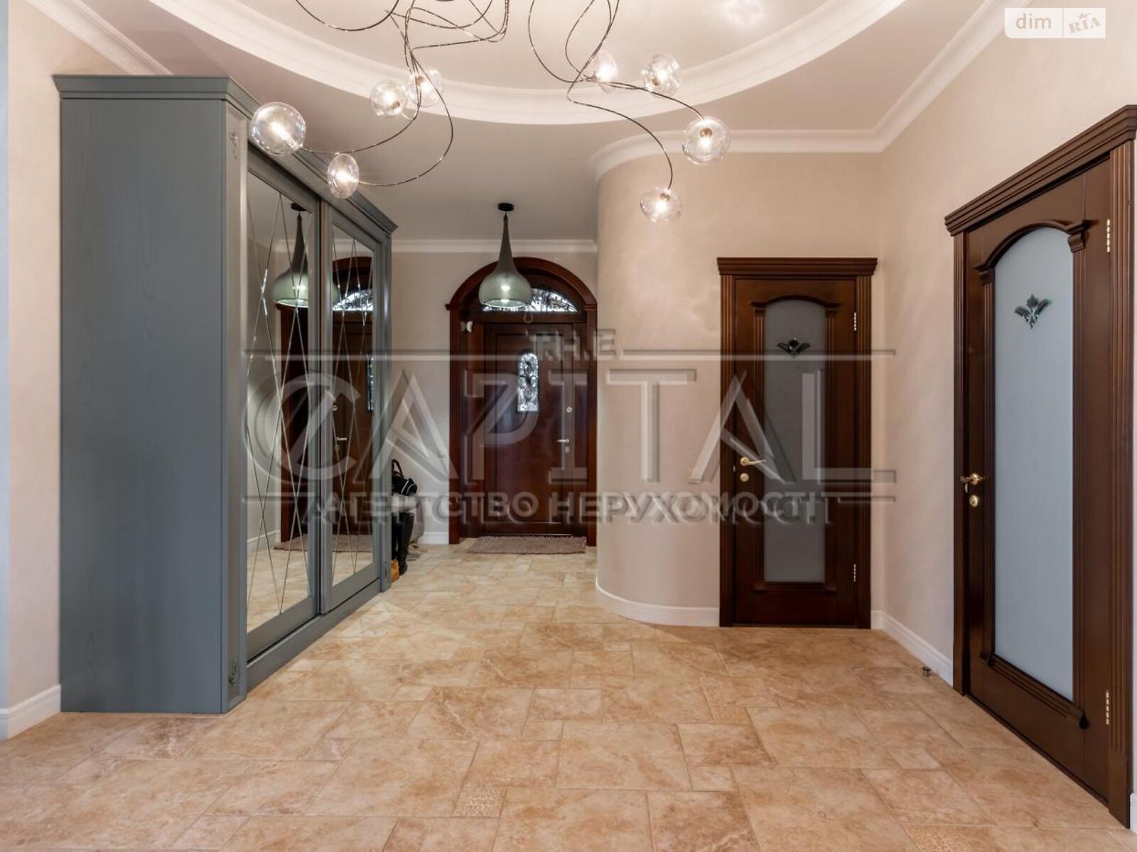 трехэтажный дом с отоплением, 564.3 кв. м, кирпич. Продажа в Зазимье фото 1