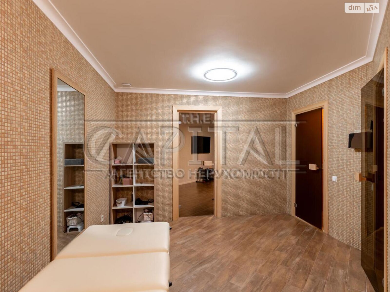 трехэтажный дом с отоплением, 564.3 кв. м, кирпич. Продажа в Зазимье фото 1