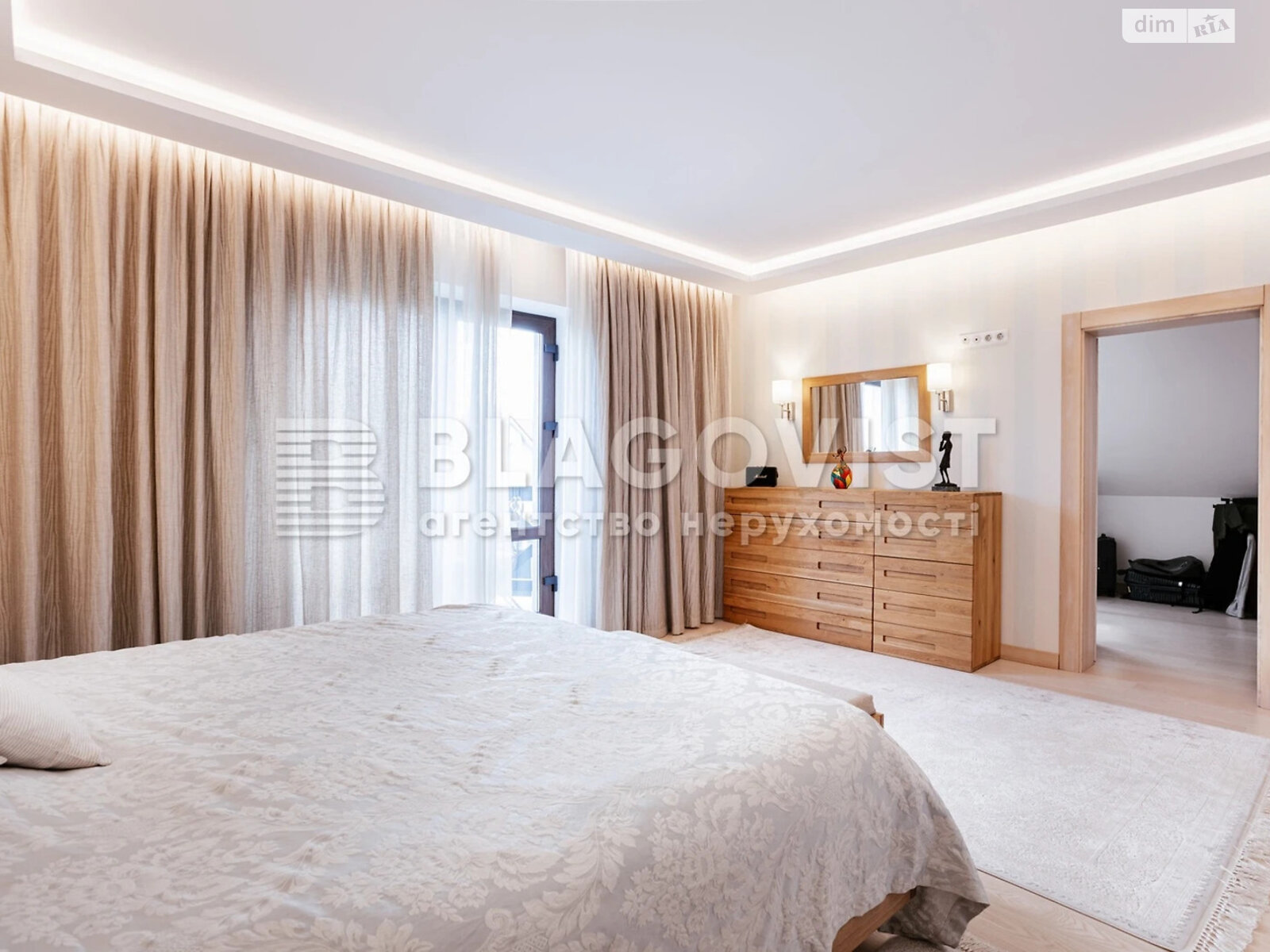 двоповерховий будинок з балконом, 315 кв. м, цегла. Продаж у Зазим’ї фото 1 двоповерховий будинок з балконом, 315 кв. м, цегла. Продаж у Зазим’ї фото 1