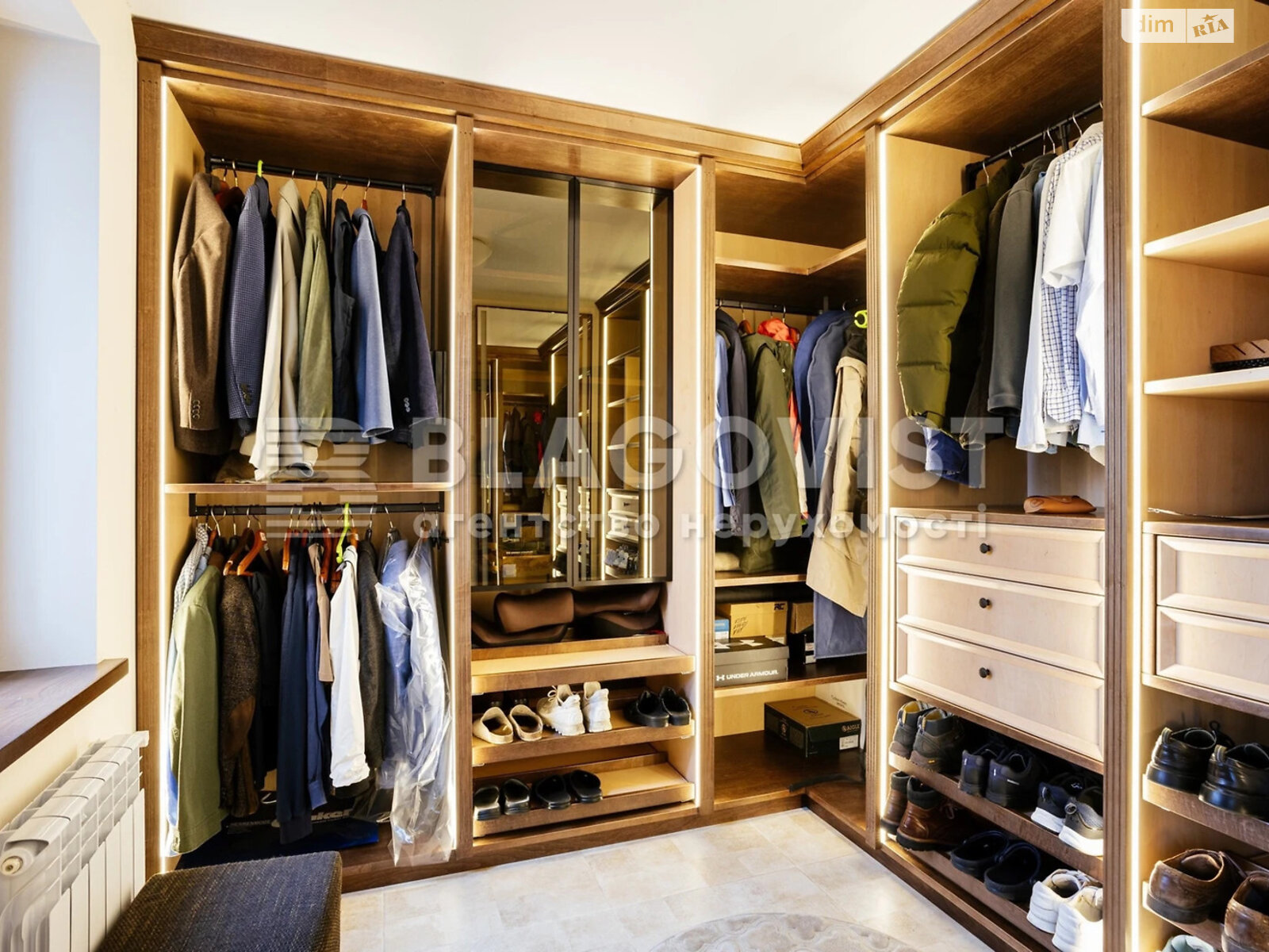 двоповерховий будинок з балконом, 315 кв. м, цегла. Продаж у Зазим’ї фото 1 двоповерховий будинок з балконом, 315 кв. м, цегла. Продаж у Зазим’ї фото 1