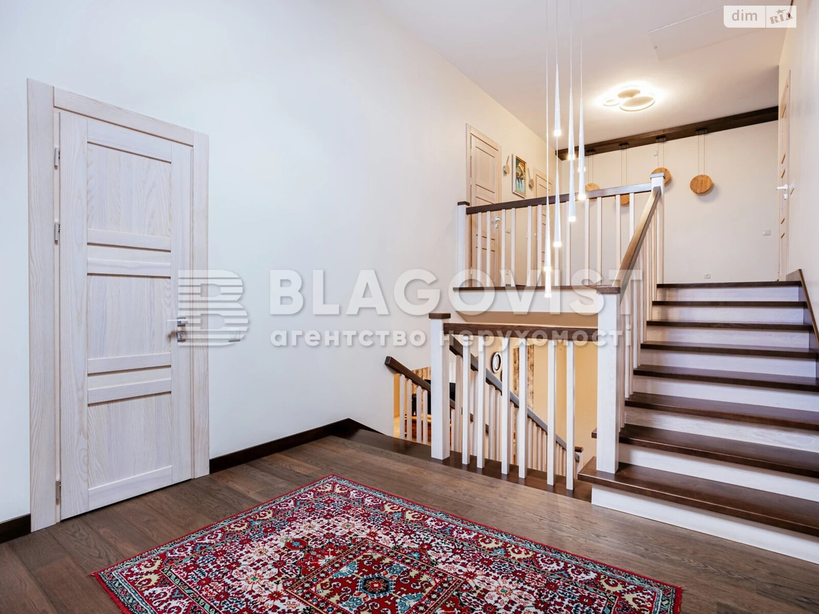 двоповерховий будинок з балконом, 315 кв. м, цегла. Продаж у Зазим’ї фото 1 двоповерховий будинок з балконом, 315 кв. м, цегла. Продаж у Зазим’ї фото 1