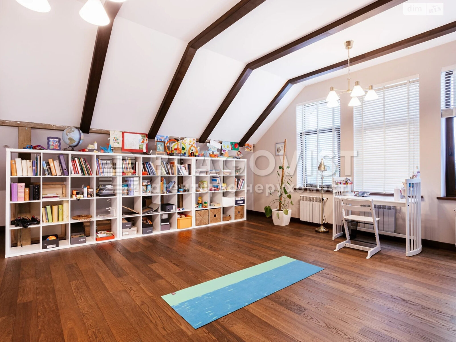 двоповерховий будинок з балконом, 315 кв. м, цегла. Продаж у Зазим’ї фото 1 двоповерховий будинок з балконом, 315 кв. м, цегла. Продаж у Зазим’ї фото 1