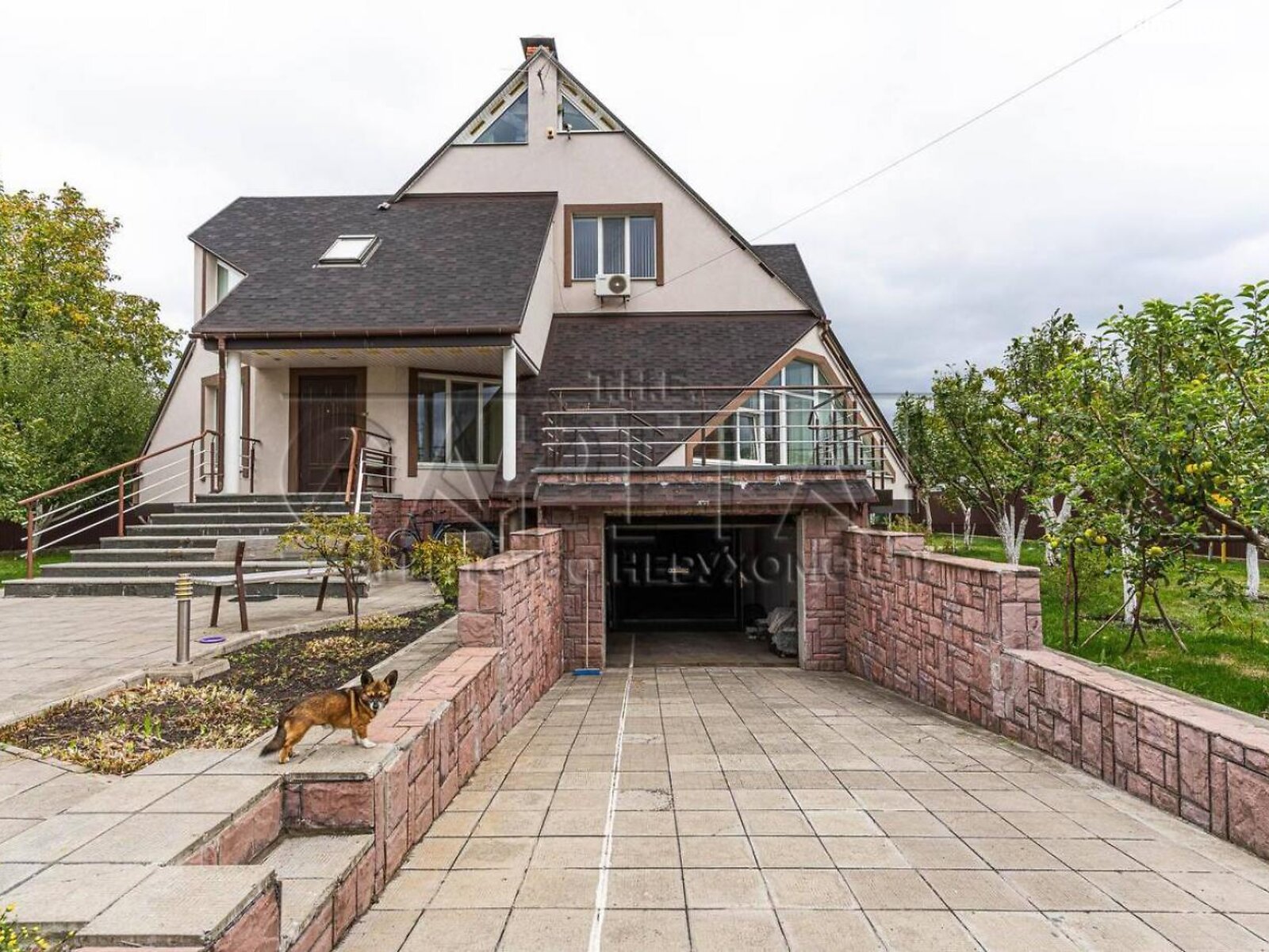 двухэтажный дом с гаражом, 354.2 кв. м, кирпич. Продажа в Зазимье фото 1 двухэтажный дом с гаражом, 354.2 кв. м, кирпич. Продажа в Зазимье фото 1