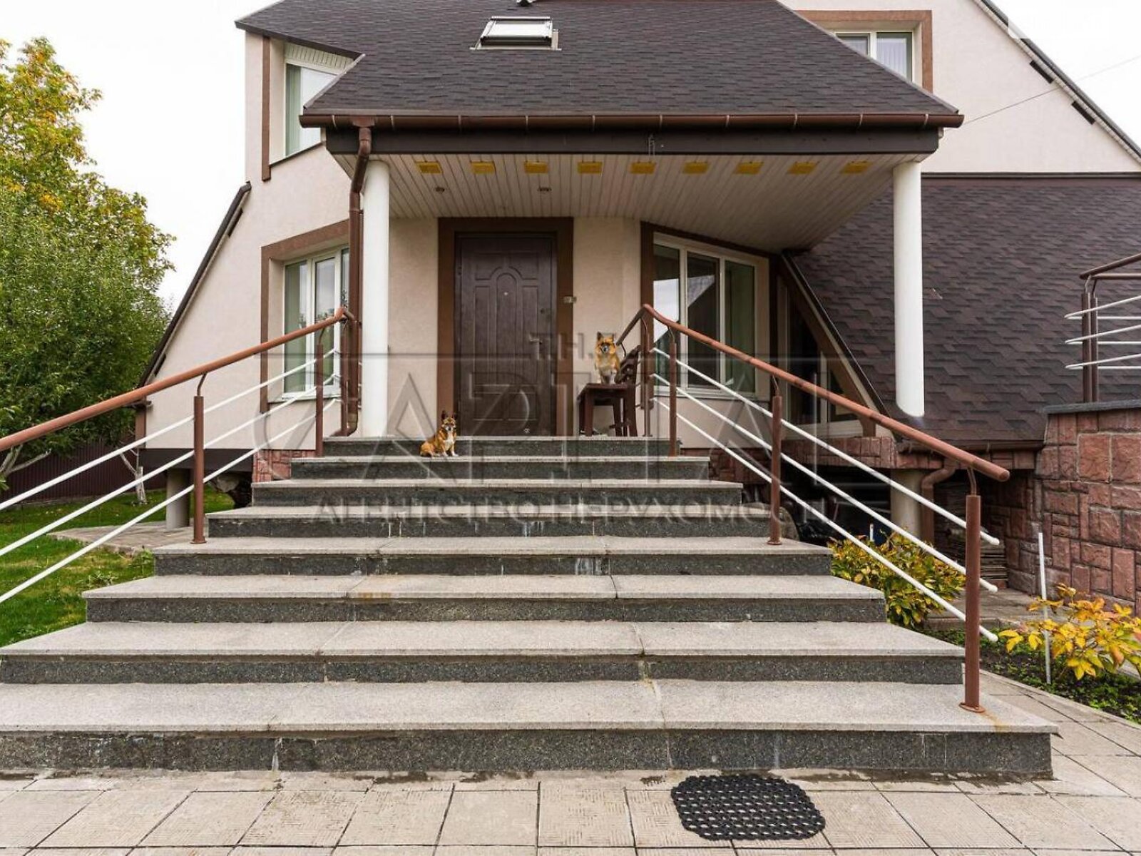 двухэтажный дом с гаражом, 354.2 кв. м, кирпич. Продажа в Зазимье фото 1 двухэтажный дом с гаражом, 354.2 кв. м, кирпич. Продажа в Зазимье фото 1