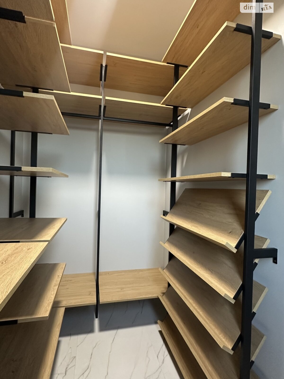 одноповерховий будинок з гаражем, 161 кв. м, кирпич. Продаж у Зазим’ї фото 1