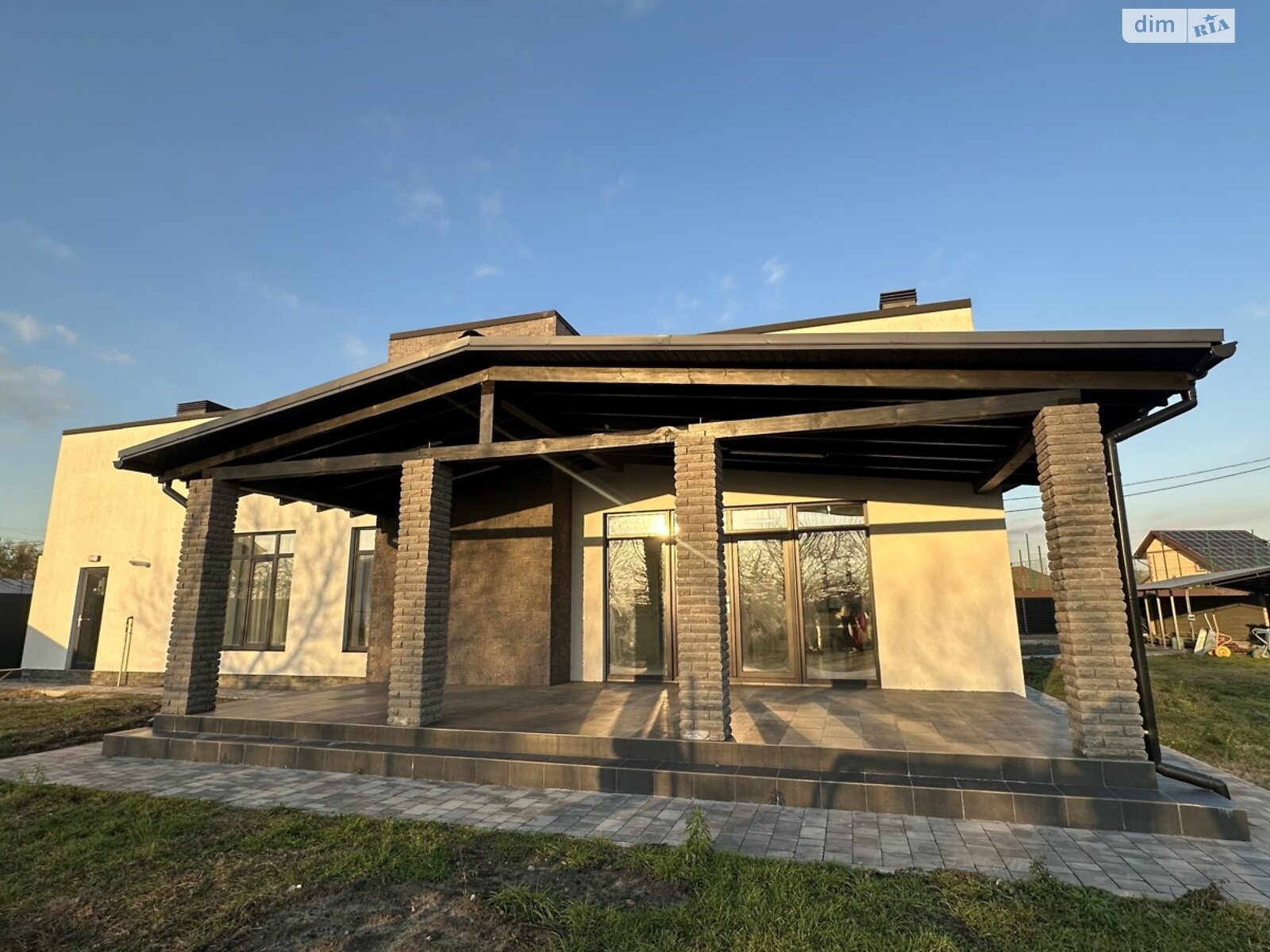 одноповерховий будинок з гаражем, 161 кв. м, кирпич. Продаж у Зазим’ї фото 1