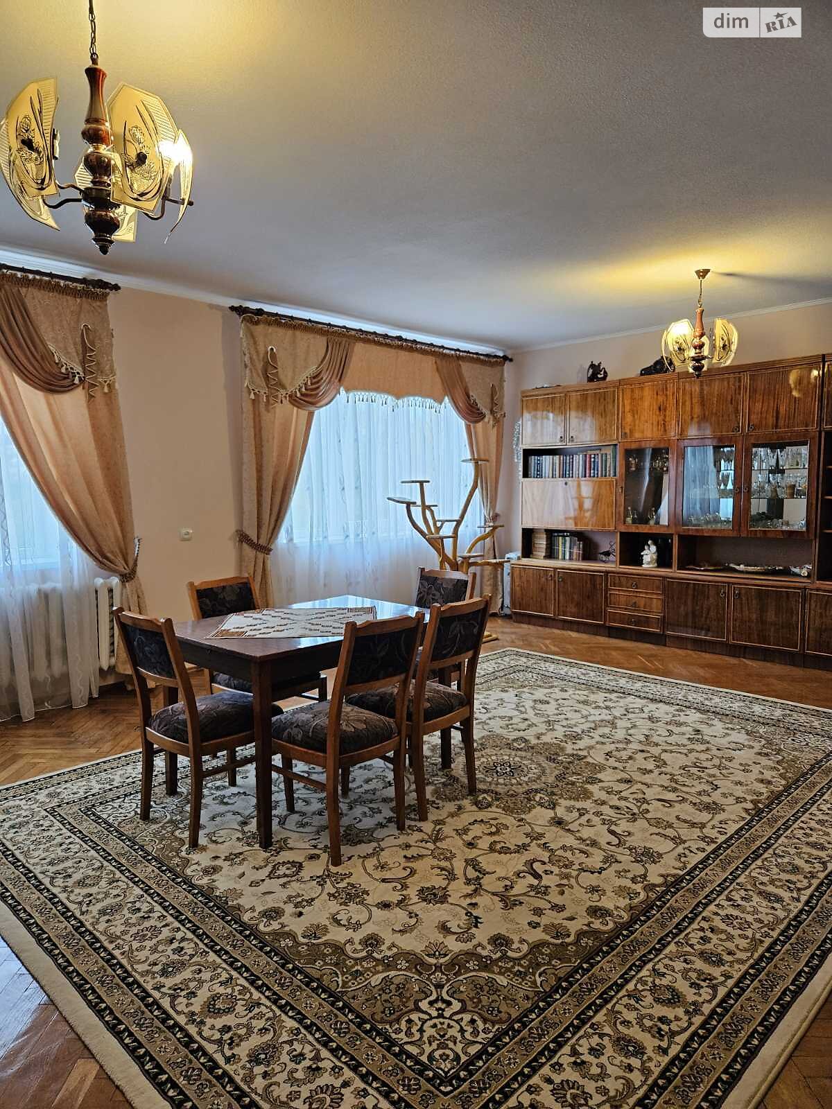 двухэтажный дом с гаражом, 200 кв. м, кирпич. Продажа в Збараже фото 1 двухэтажный дом с гаражом, 200 кв. м, кирпич. Продажа в Збараже фото 1