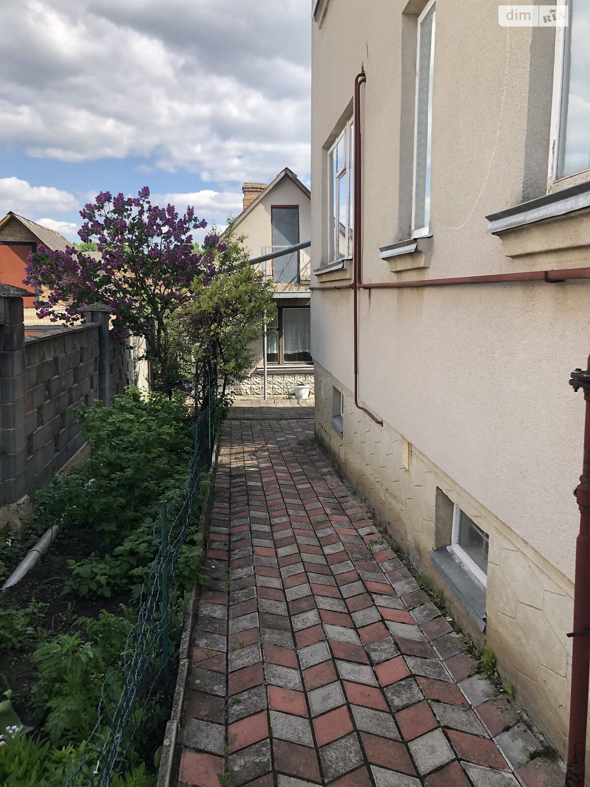 двоповерховий будинок з гаражем, 230 кв. м, цегла. Продаж у Здолбунові фото 1 двоповерховий будинок з гаражем, 230 кв. м, цегла. Продаж у Здолбунові фото 1
