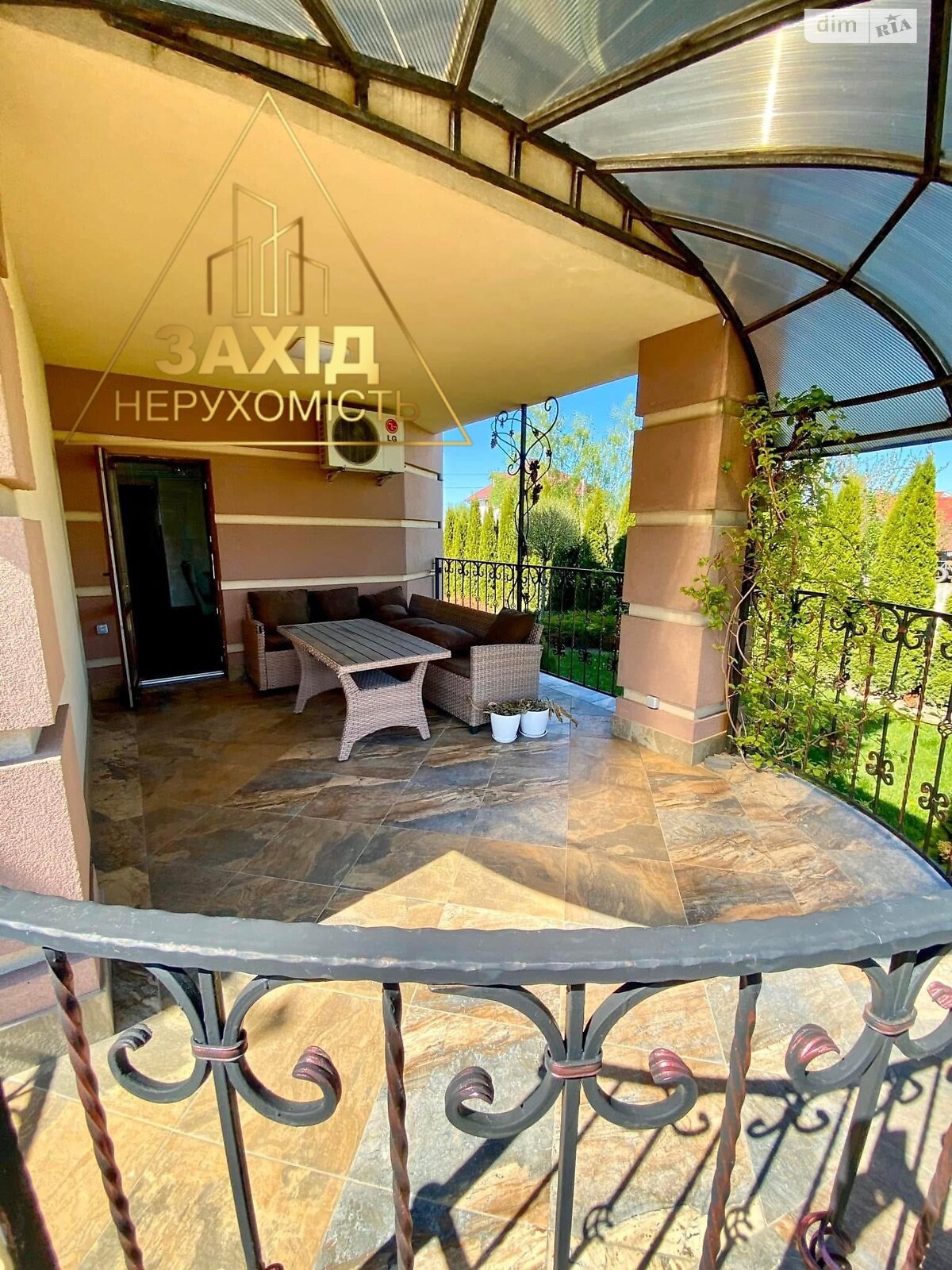 двухэтажный дом с гаражом, 274.2 кв. м, кирпич. Продажа в Змиенце фото 1 двухэтажный дом с гаражом, 274.2 кв. м, кирпич. Продажа в Змиенце фото 1