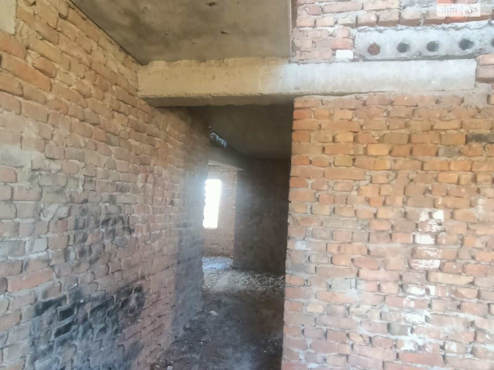 триповерховий будинок з мансардою, 500 кв. м, кирпич. Продаж у Золочеві фото 1 триповерховий будинок з мансардою, 500 кв. м, кирпич. Продаж у Золочеві фото 1