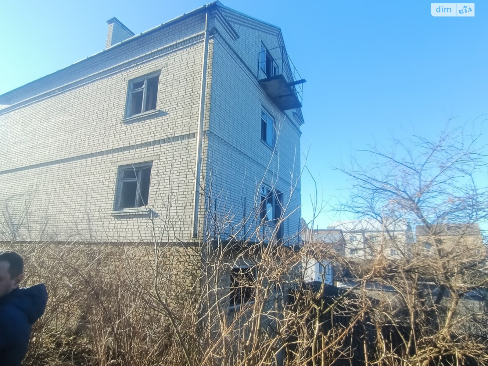 триповерховий будинок з мансардою, 500 кв. м, кирпич. Продаж у Золочеві фото 1 триповерховий будинок з мансардою, 500 кв. м, кирпич. Продаж у Золочеві фото 1