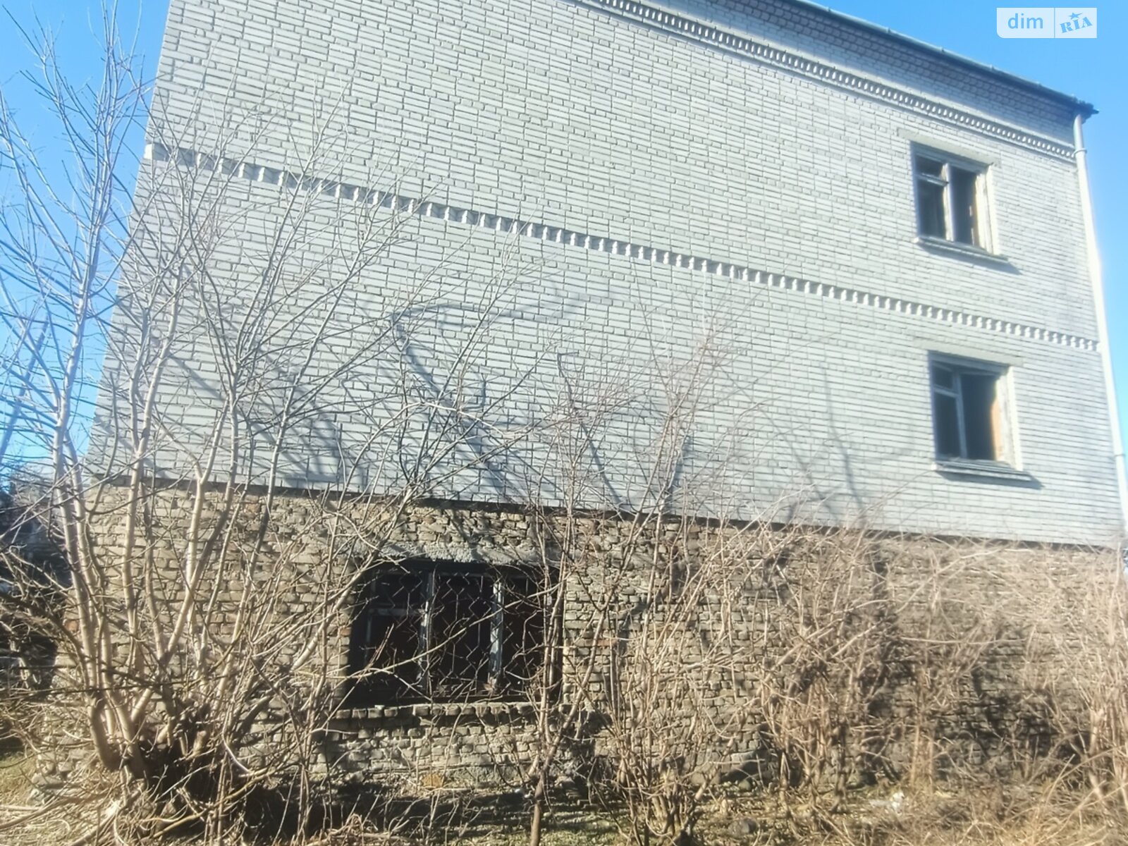 триповерховий будинок з мансардою, 500 кв. м, кирпич. Продаж у Золочеві фото 1 триповерховий будинок з мансардою, 500 кв. м, кирпич. Продаж у Золочеві фото 1
