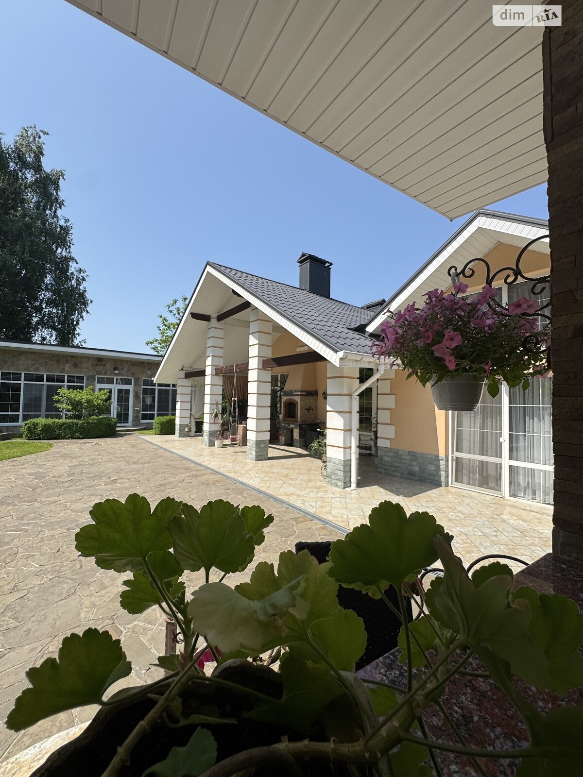 трехэтажный дом с гаражом, 265.9 кв. м, кирпич. Продажа в Зозули фото 1 трехэтажный дом с гаражом, 265.9 кв. м, кирпич. Продажа в Зозули фото 1