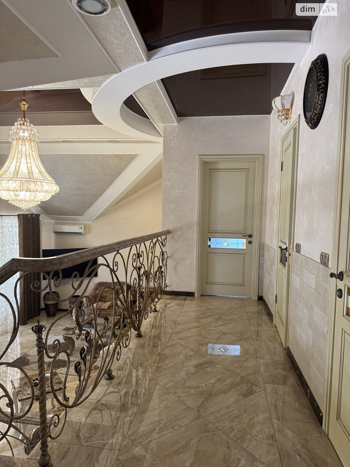 трехэтажный дом с гаражом, 265.9 кв. м, кирпич. Продажа в Зозули фото 1 трехэтажный дом с гаражом, 265.9 кв. м, кирпич. Продажа в Зозули фото 1