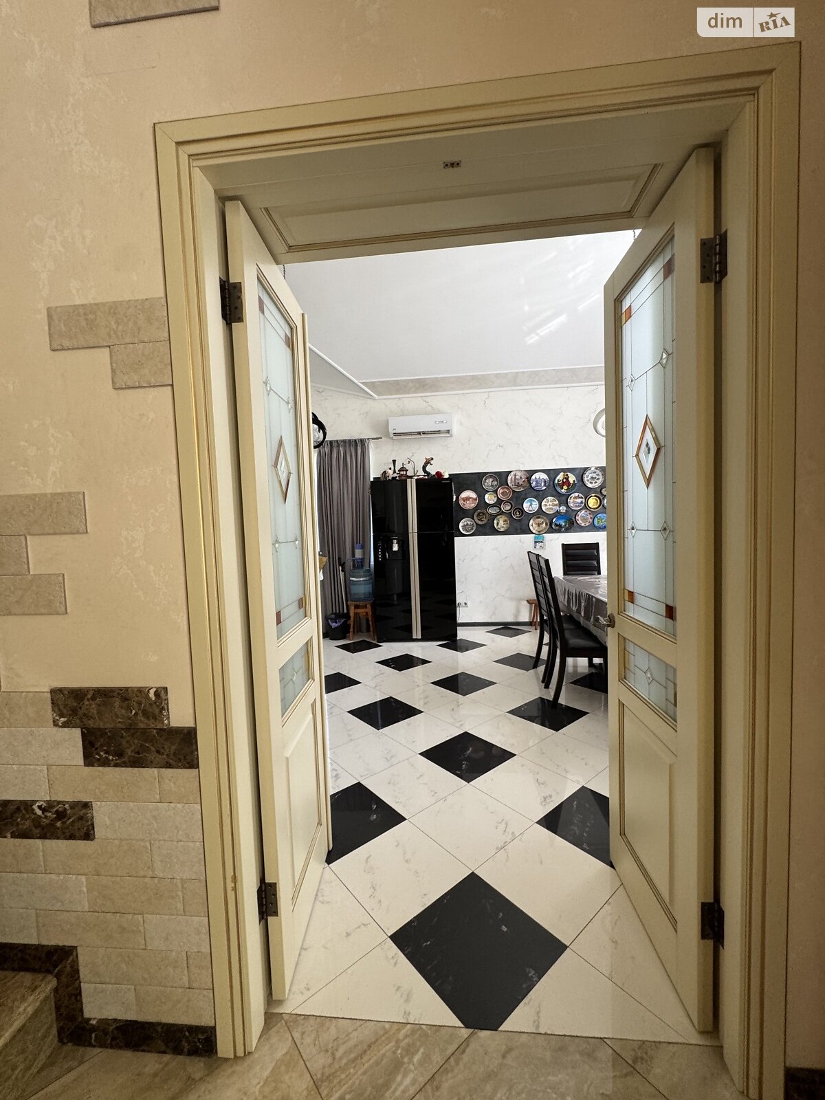 трехэтажный дом с гаражом, 265.9 кв. м, кирпич. Продажа в Зозули фото 1 трехэтажный дом с гаражом, 265.9 кв. м, кирпич. Продажа в Зозули фото 1