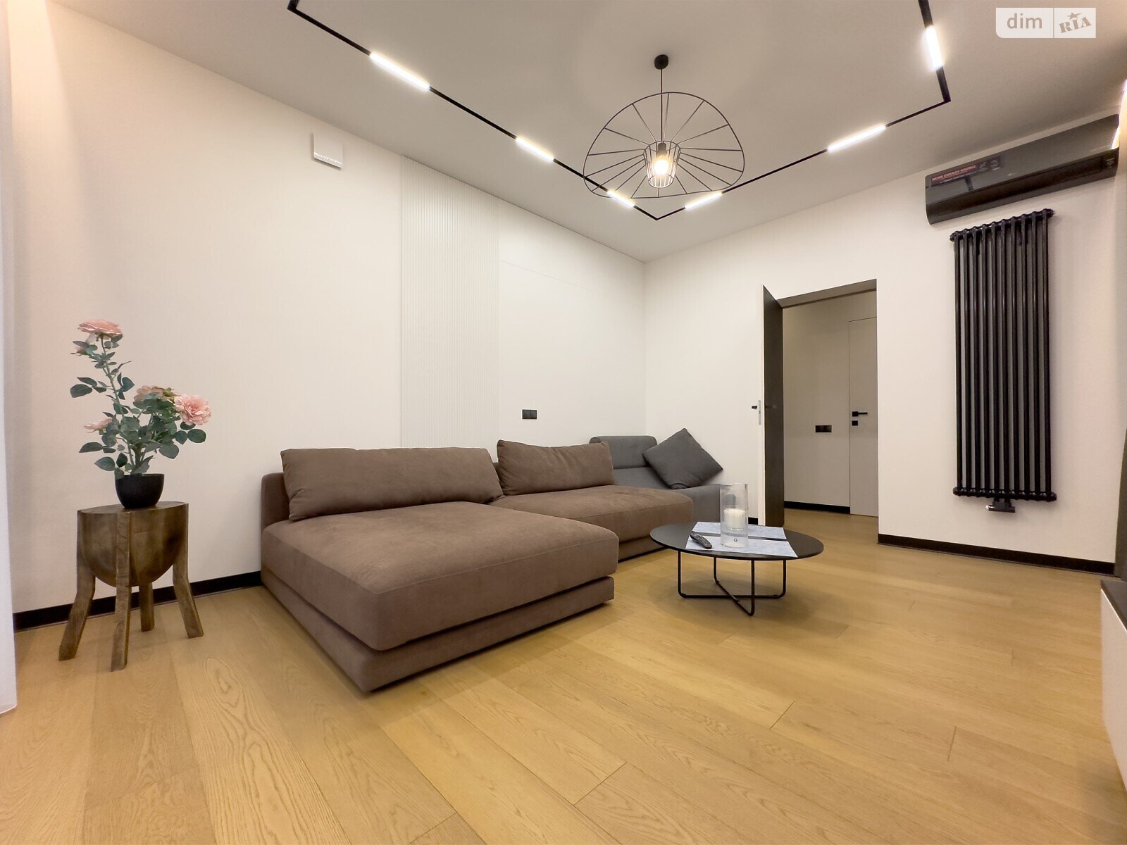 двухэтажный дом с балконом, 162.2 кв. м, кирпич. Продажа в Зубре фото 1