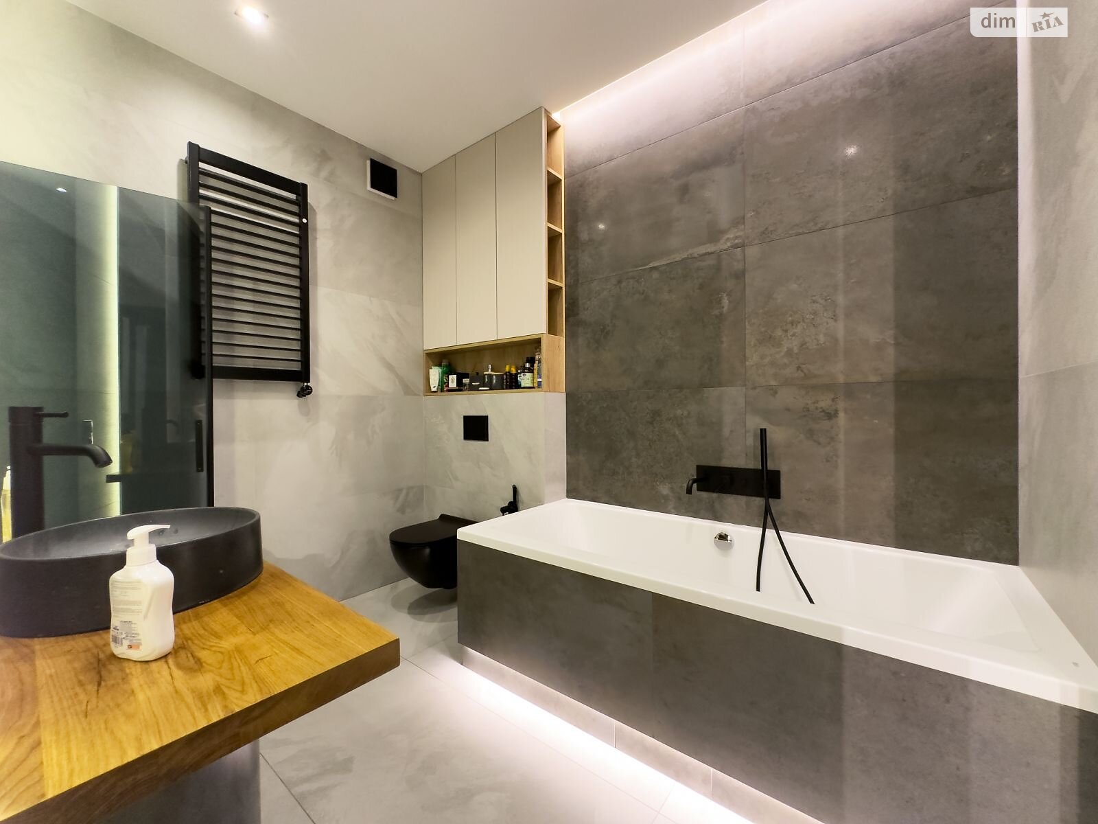 двухэтажный дом с балконом, 162.2 кв. м, кирпич. Продажа в Зубре фото 1