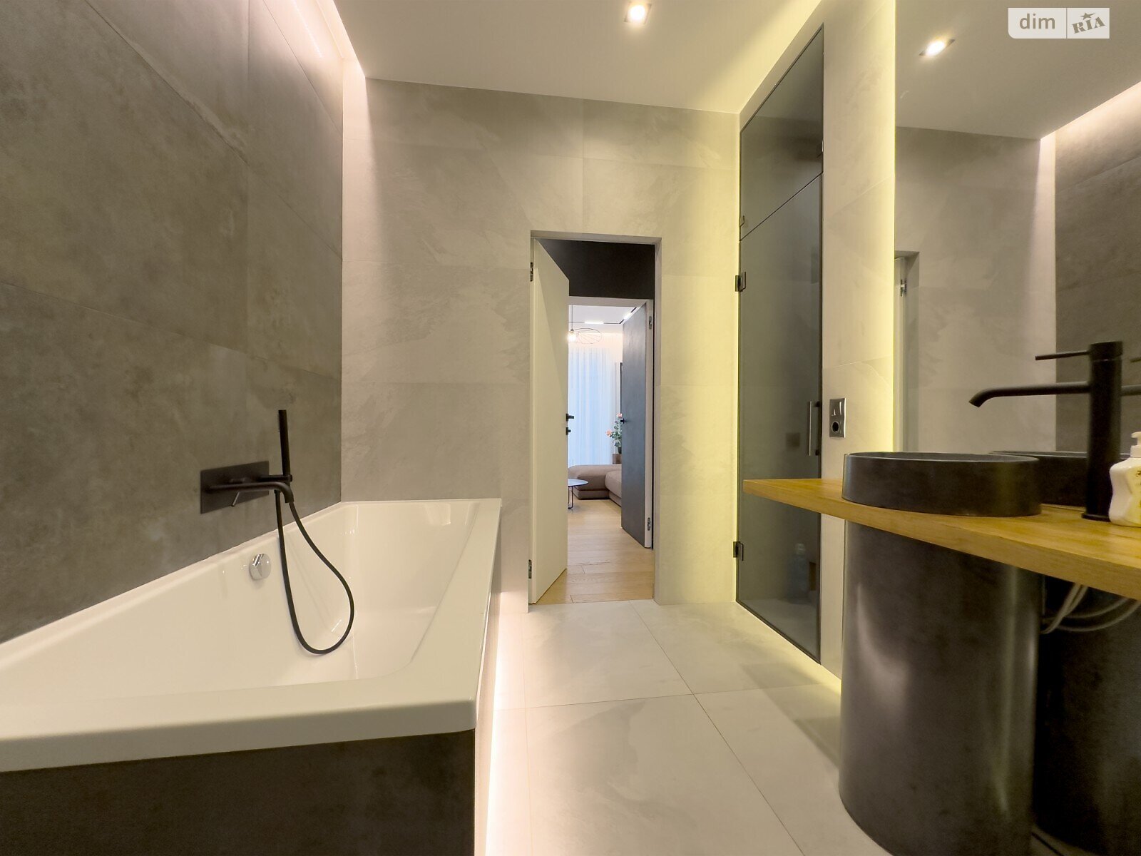 двухэтажный дом с балконом, 162.2 кв. м, кирпич. Продажа в Зубре фото 1