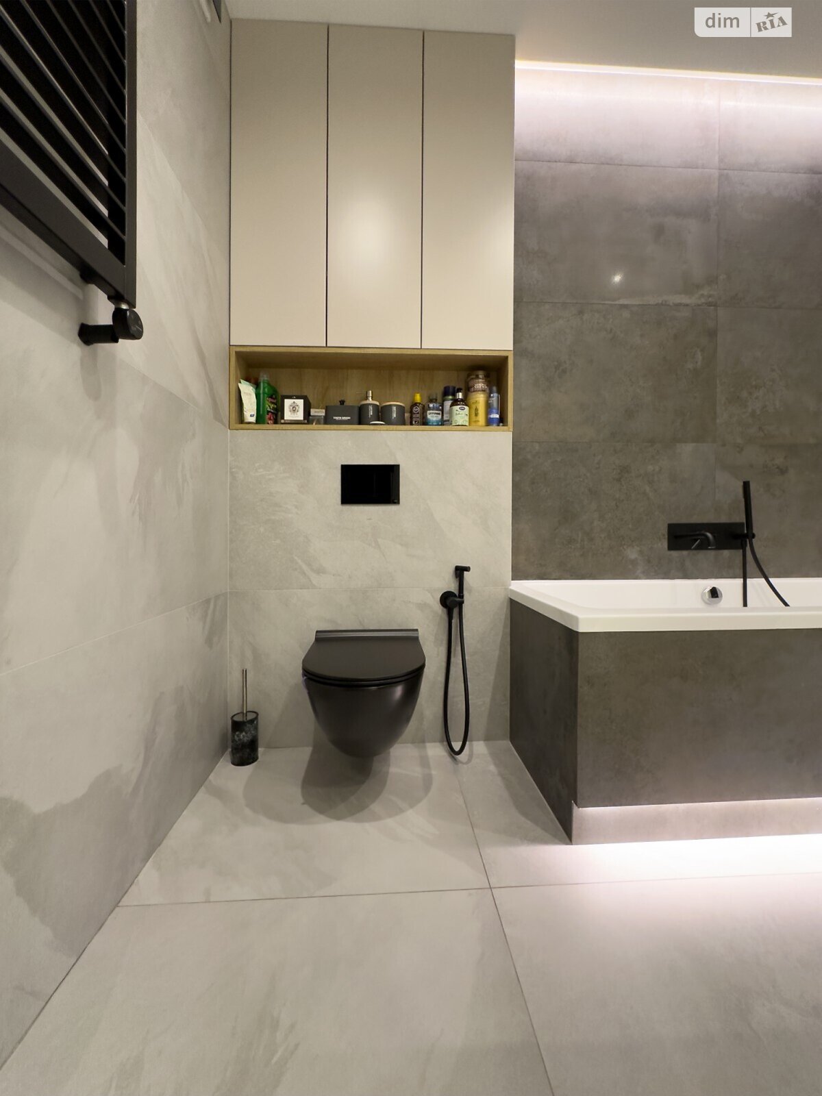 двухэтажный дом с балконом, 162.2 кв. м, кирпич. Продажа в Зубре фото 1