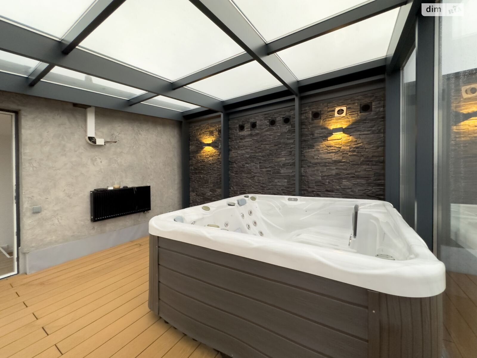 двухэтажный дом с балконом, 162.2 кв. м, кирпич. Продажа в Зубре фото 1