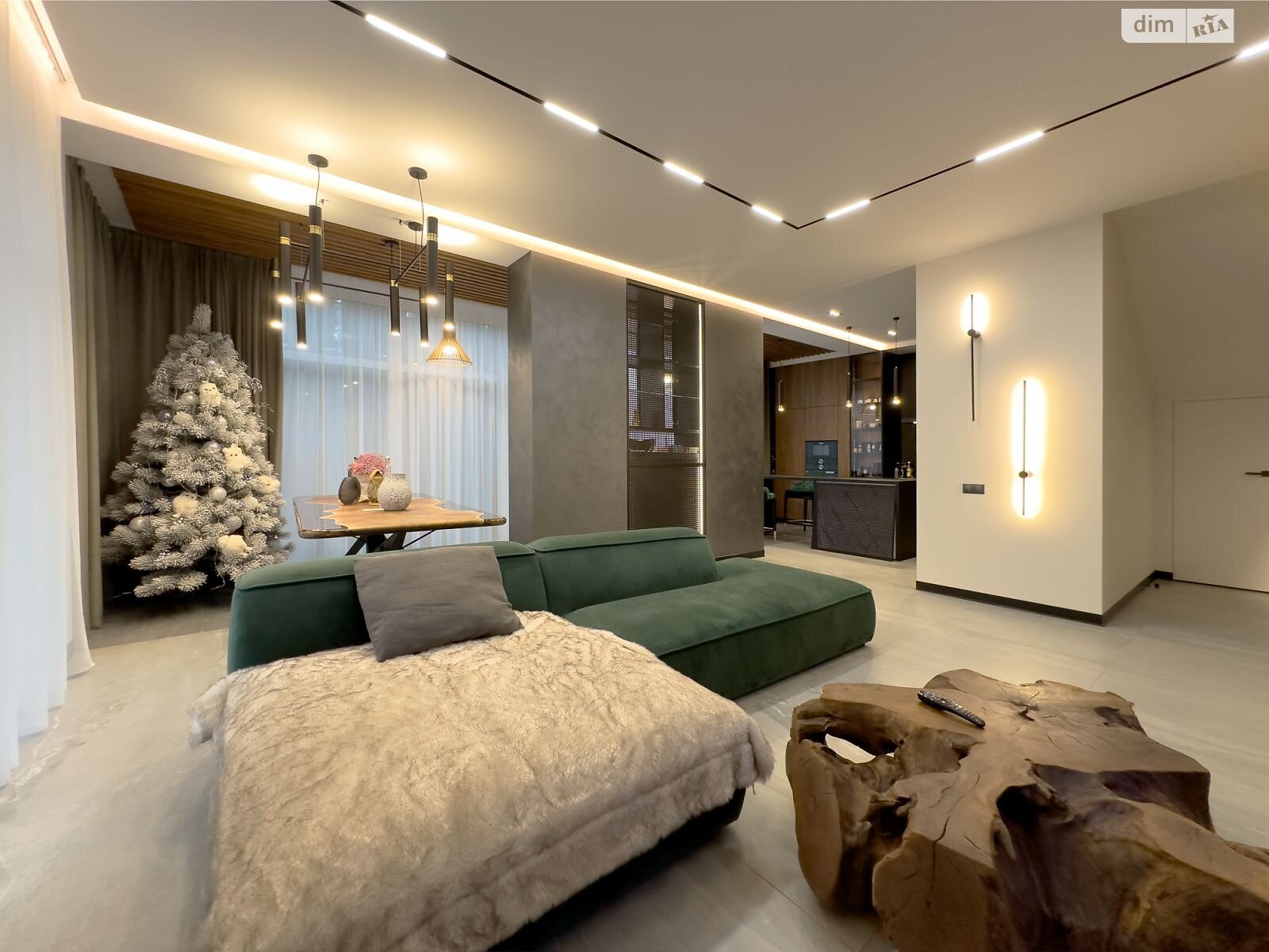 двухэтажный дом с балконом, 162.2 кв. м, кирпич. Продажа в Зубре фото 1