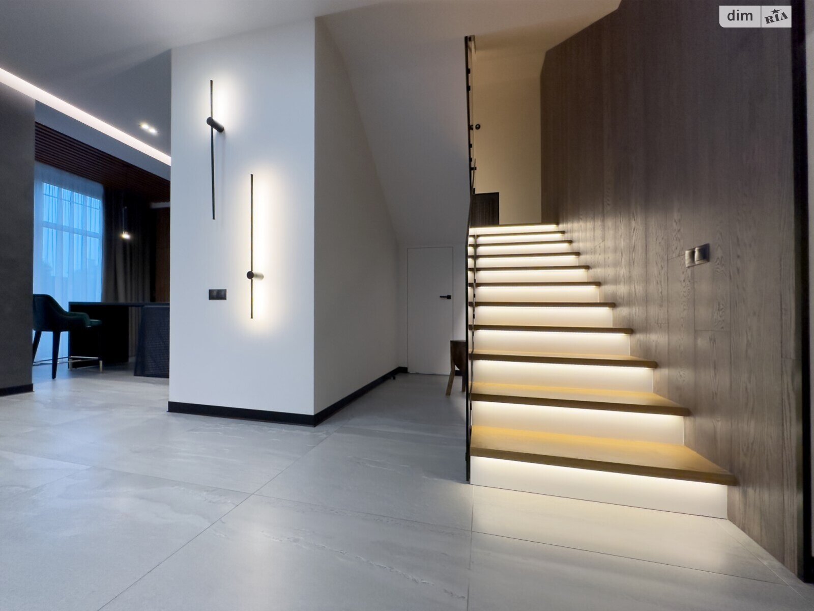 двухэтажный дом с балконом, 162.2 кв. м, кирпич. Продажа в Зубре фото 1