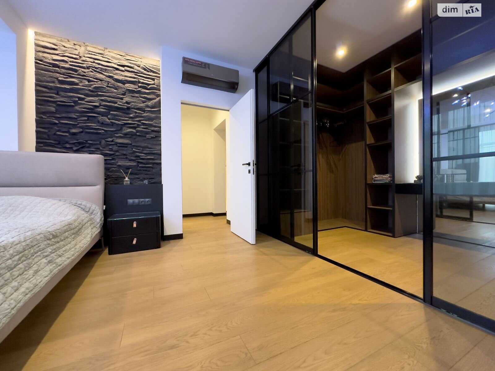 двухэтажный дом с балконом, 162.2 кв. м, кирпич. Продажа в Зубре фото 1