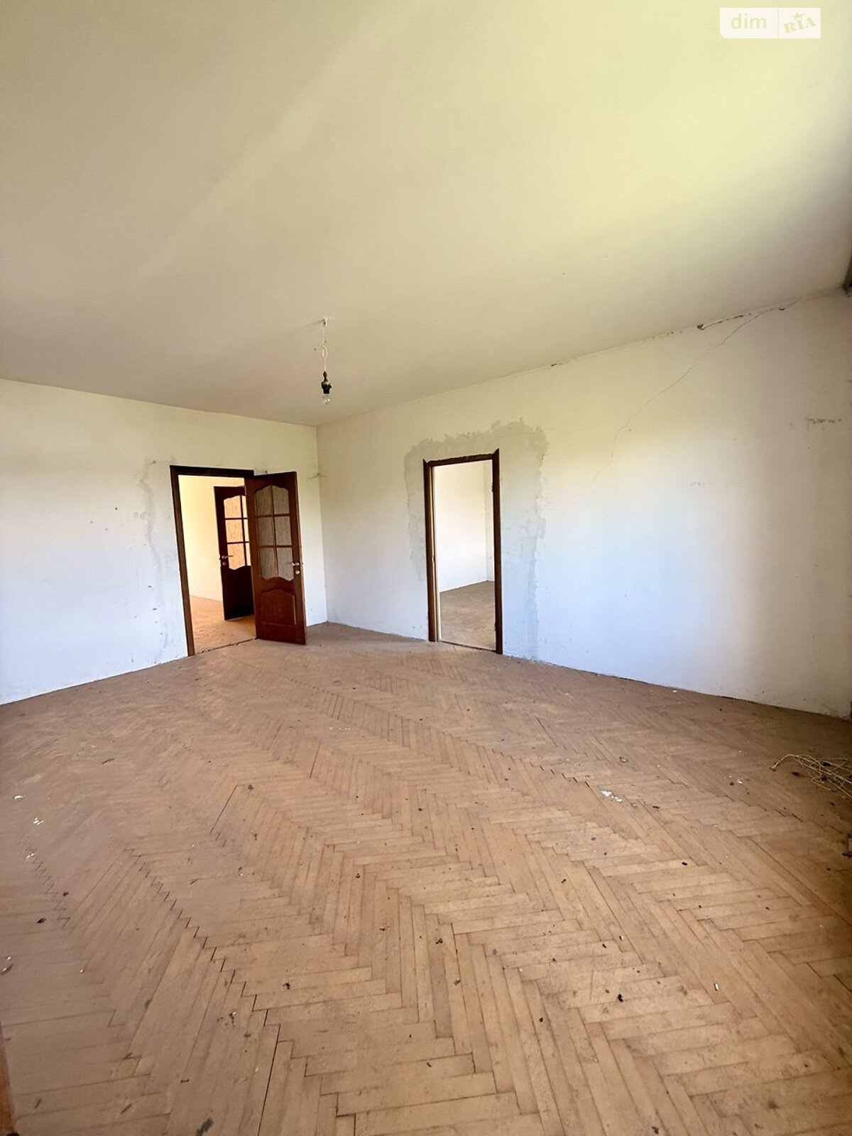 трехэтажный дом с балконом, 480.3 кв. м, кирпич. Продажа в Зубре фото 1 трехэтажный дом с балконом, 480.3 кв. м, кирпич. Продажа в Зубре фото 1