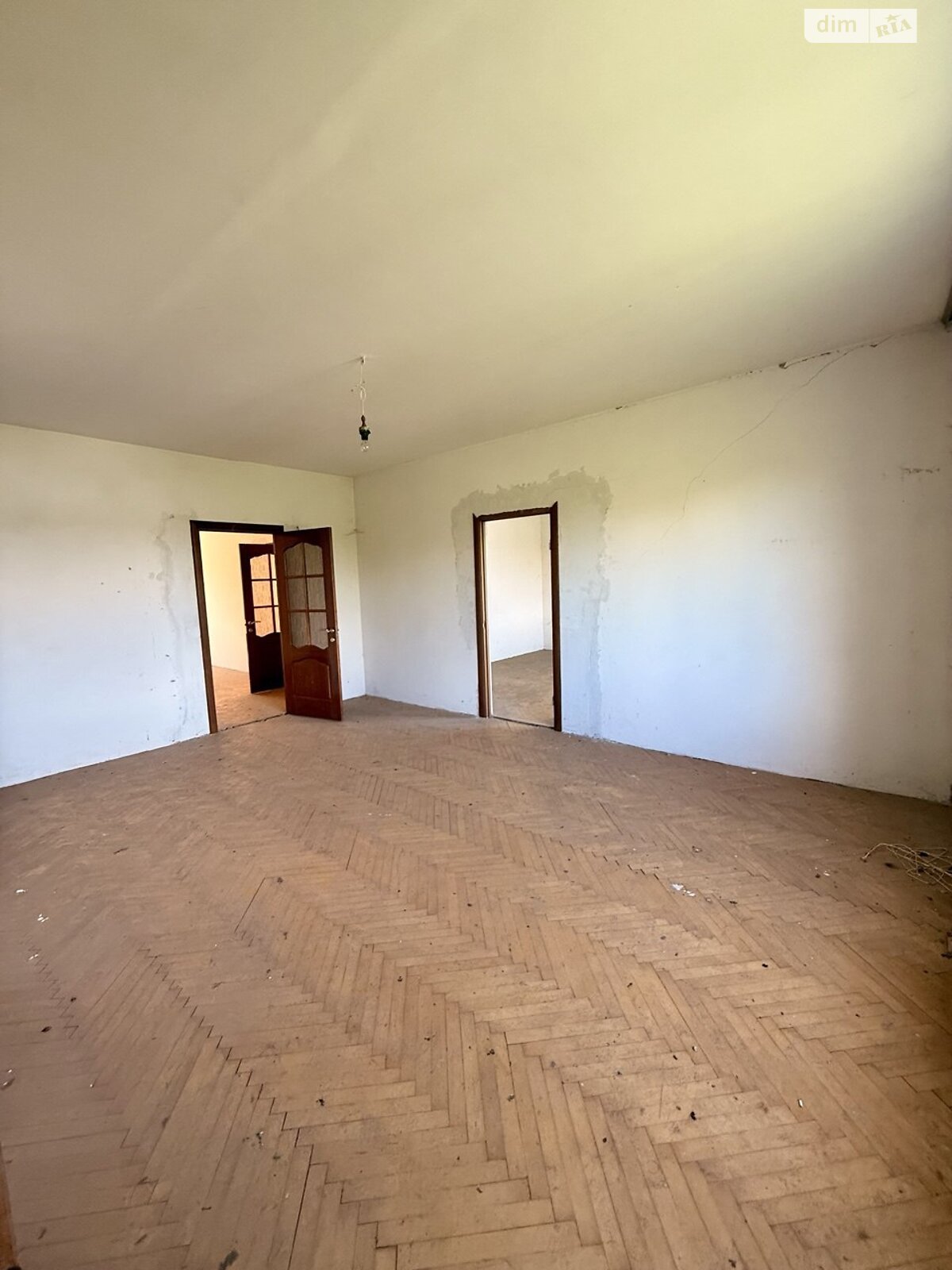 трехэтажный дом с балконом, 480.3 кв. м, кирпич. Продажа в Зубре фото 1 трехэтажный дом с балконом, 480.3 кв. м, кирпич. Продажа в Зубре фото 1