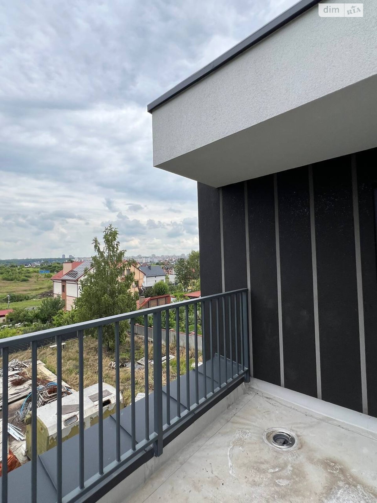 трехэтажный дом, 135 кв. м, кирпич. Продажа в Зубре фото 1 трехэтажный дом, 135 кв. м, кирпич. Продажа в Зубре фото 1