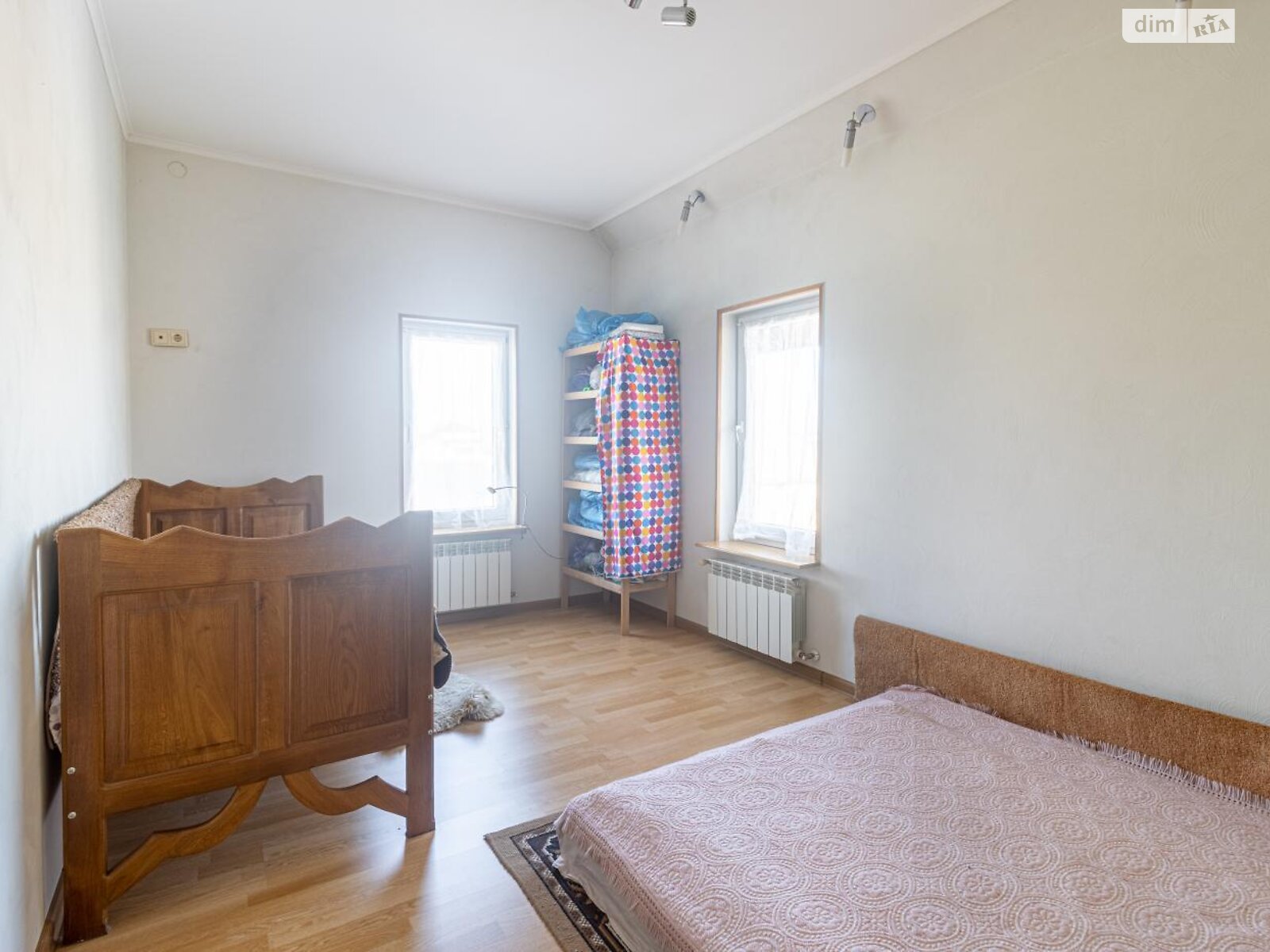 трехэтажный дом с гаражом, 177 кв. м, кирпич. Продажа в Зубре фото 1